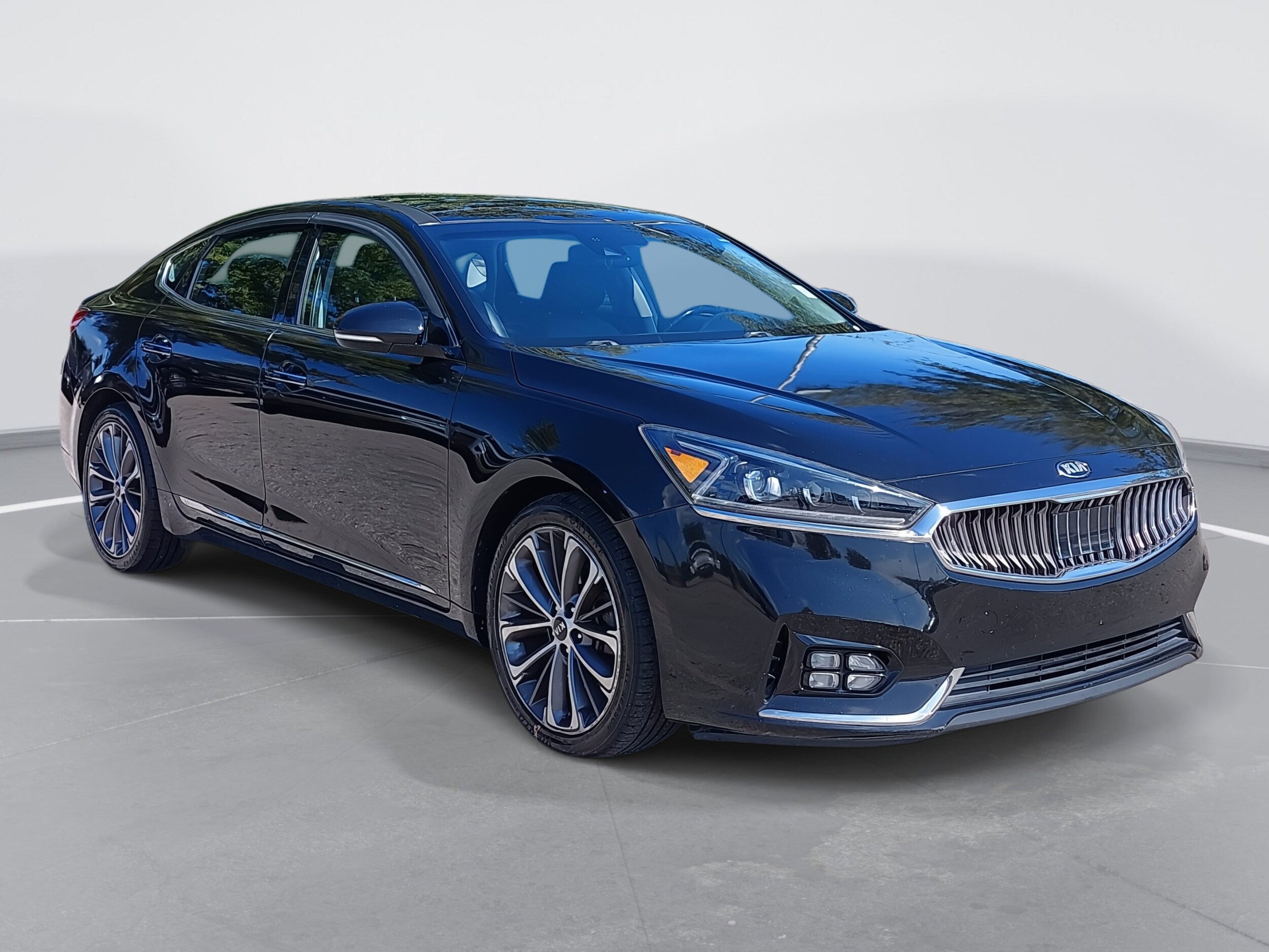 2017 Kia Cadenza Technology photo 3