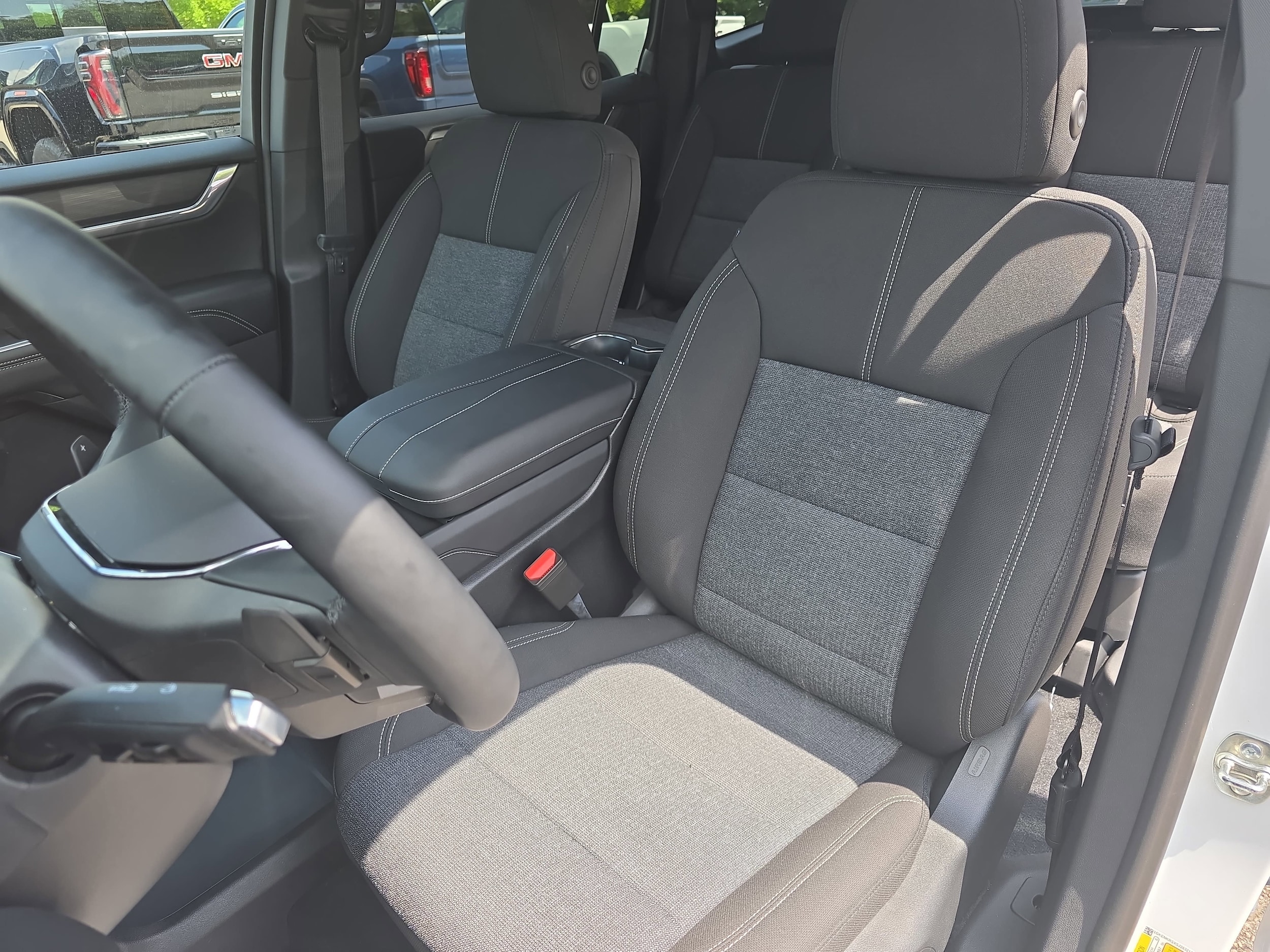2025 GMC Acadia Elevation - Photo 15