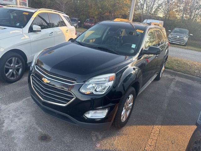 2017 Chevrolet Equinox LT photo 2