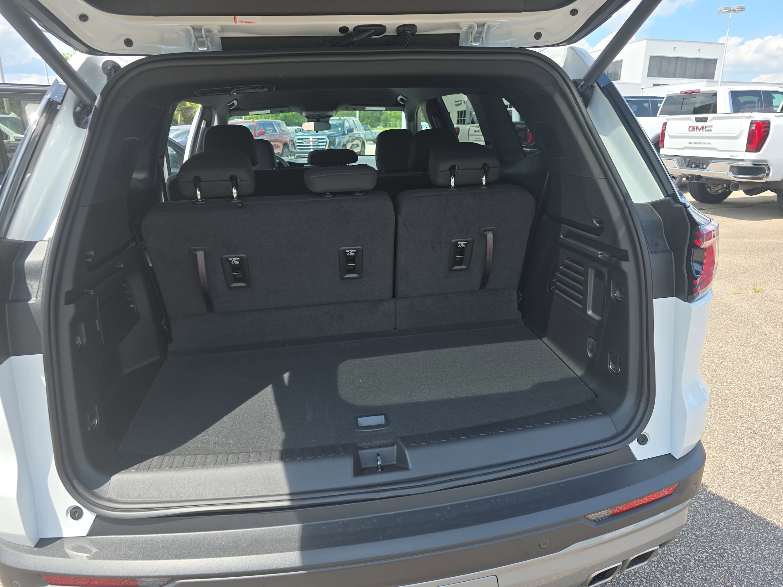 2025 GMC Acadia Elevation - Photo 13