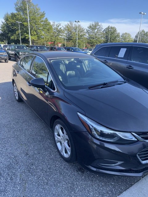 2017 Chevrolet Cruze Premier photo 3