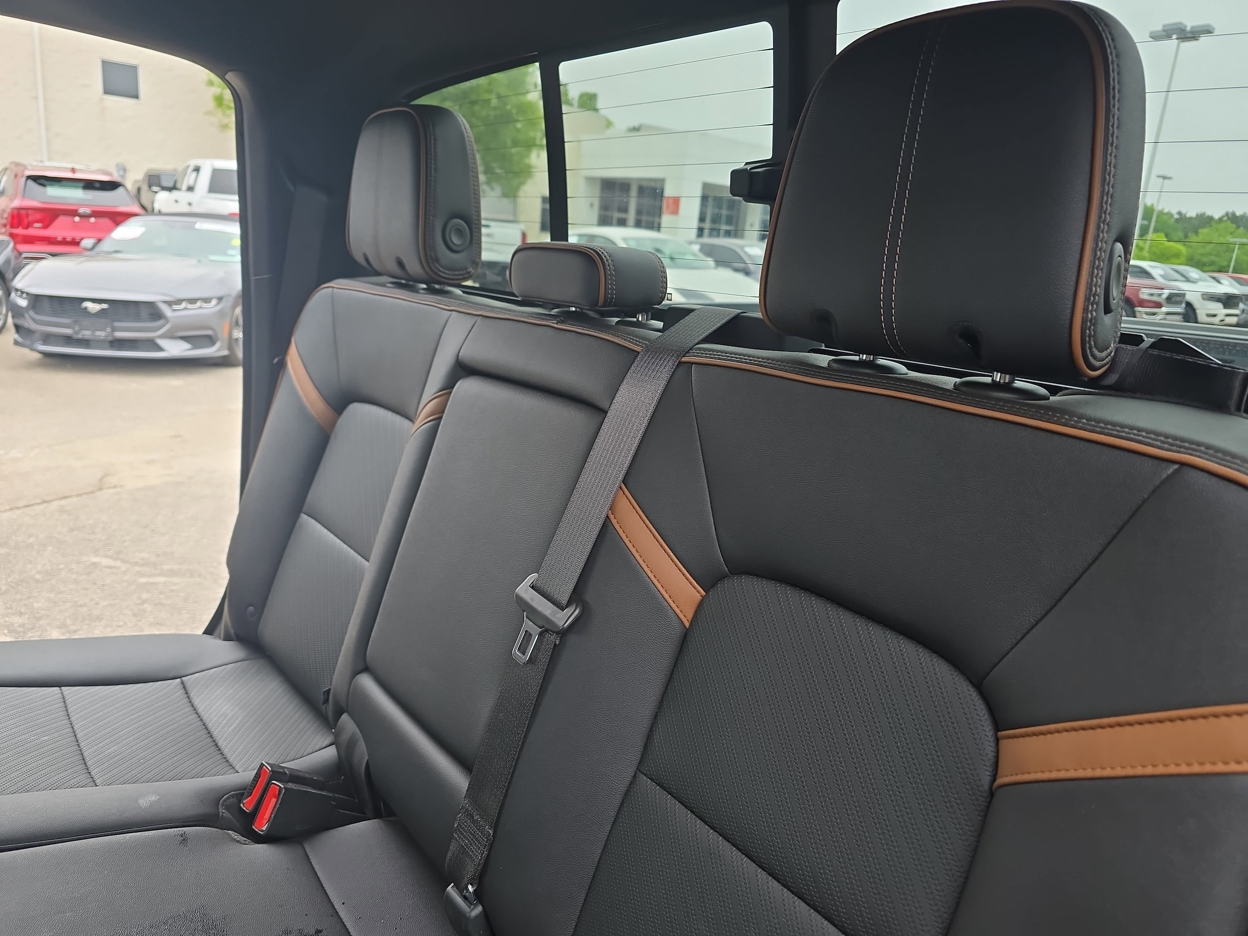 2023 GMC Canyon AT4 - Photo 14