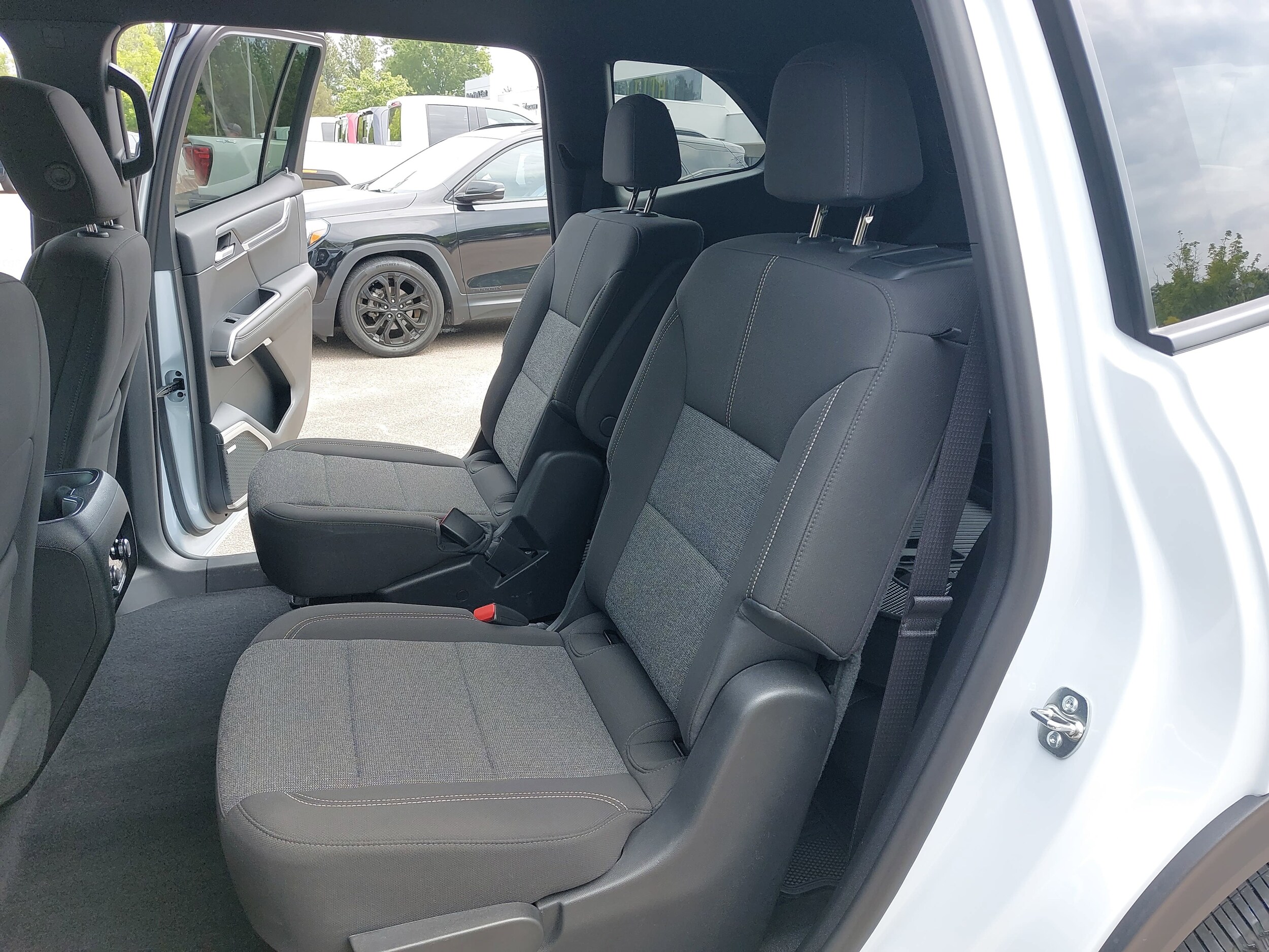 2026 GMC Acadia Elevation - Photo 15