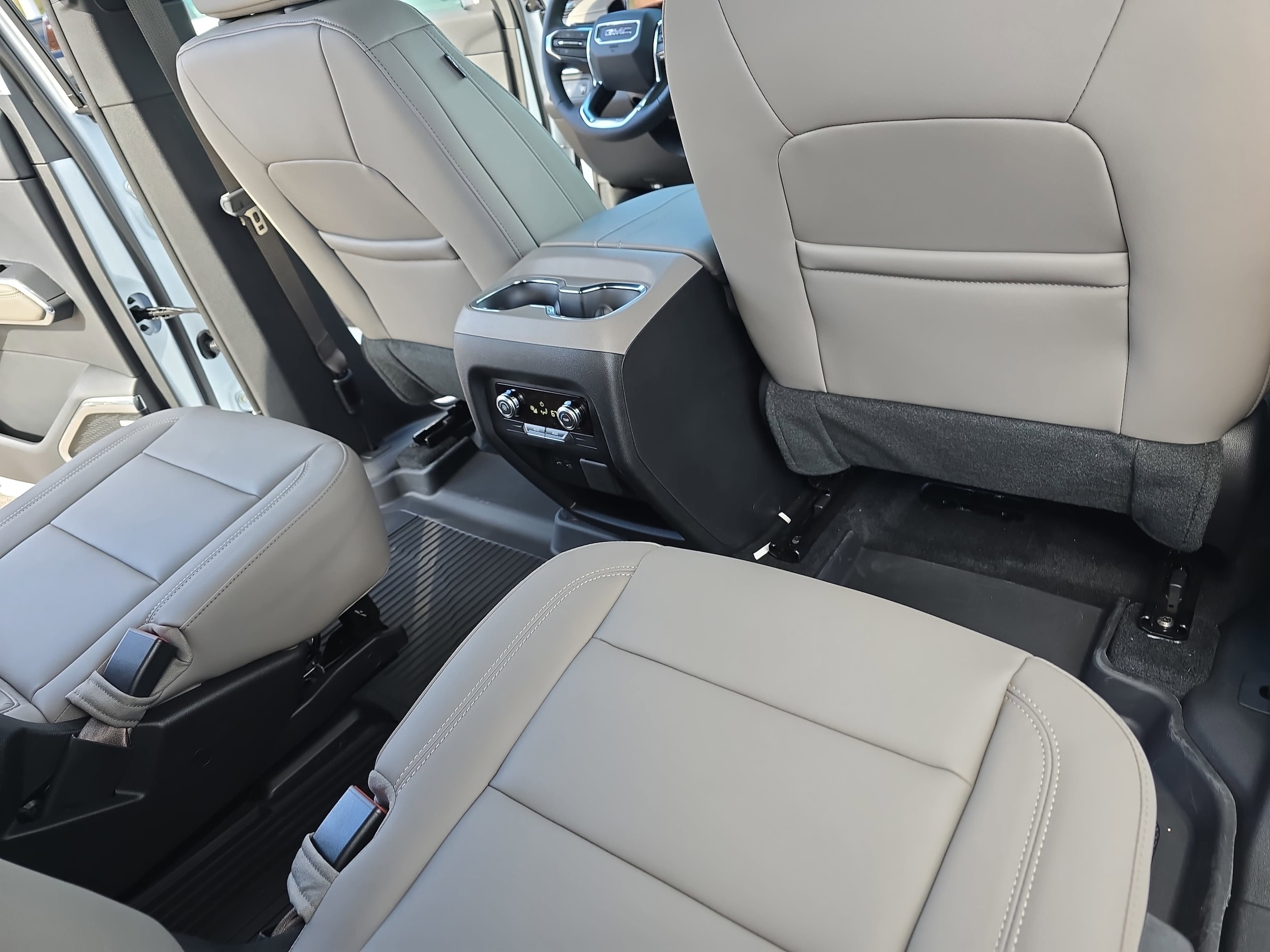 2026 GMC Acadia Elevation - Photo 12