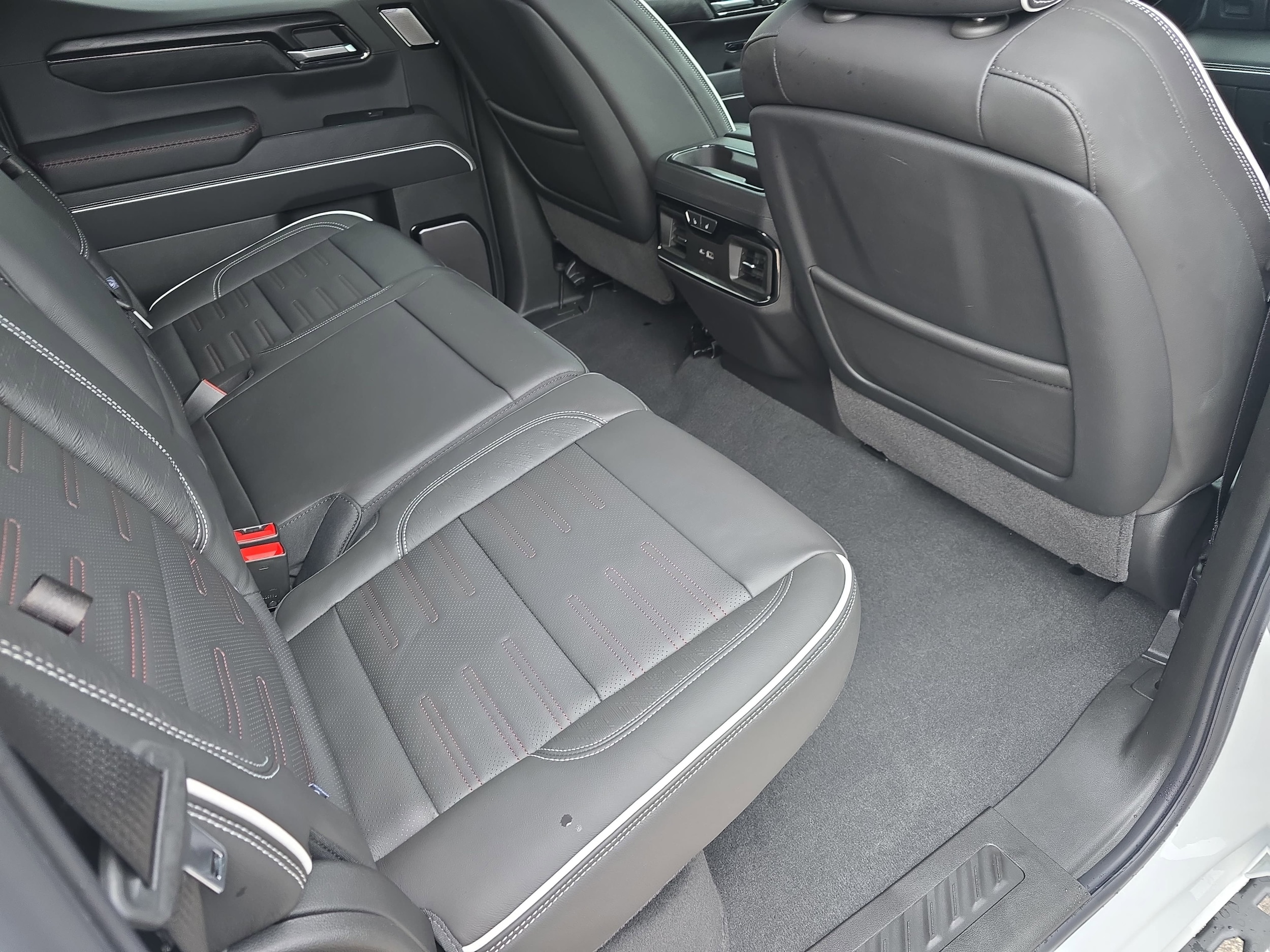 2026 GMC Sierra 1500 AT4X - Photo 12