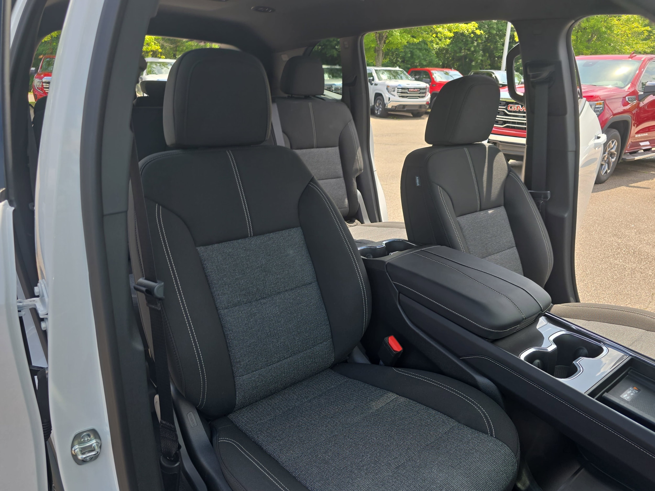 2025 GMC Acadia Elevation - Photo 10