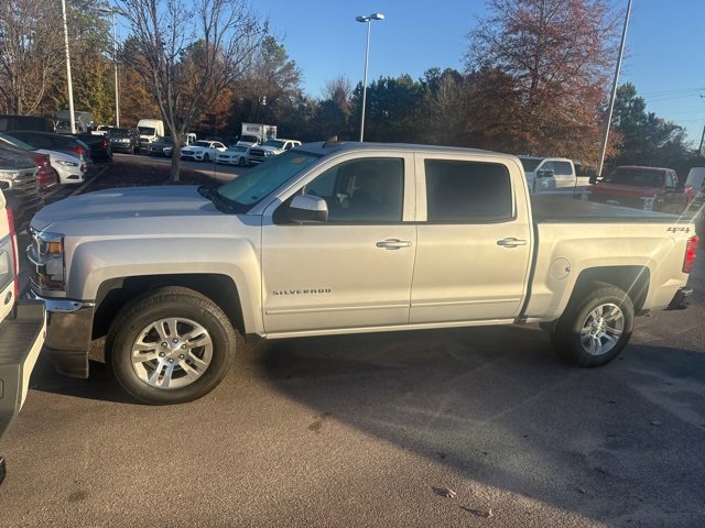 2018 Chevrolet Silverado 1500 LT photo 2