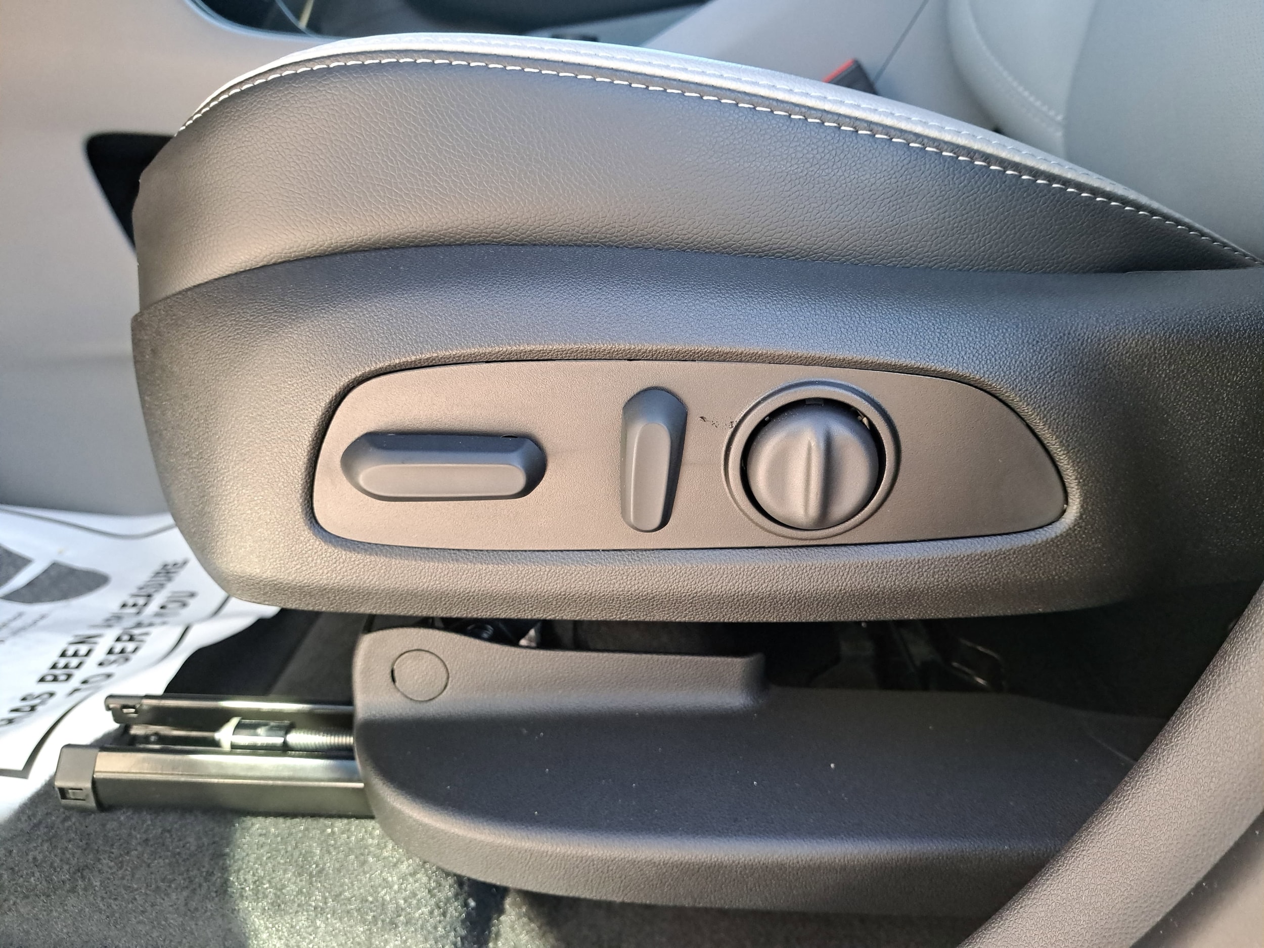 2024 GMC Terrain SLT - Photo 28