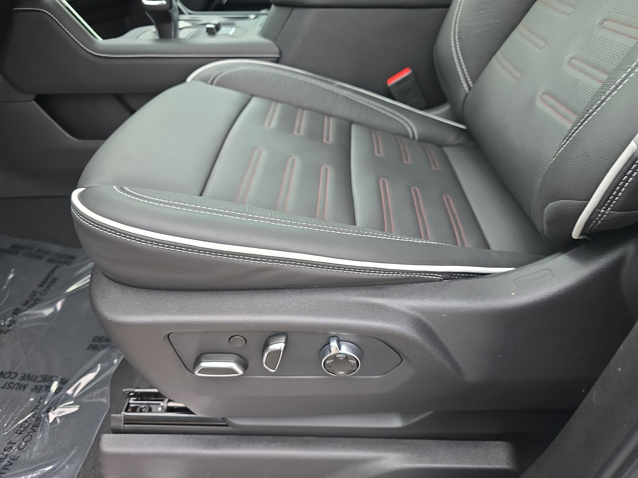 2026 GMC Sierra 1500 AT4X - Photo 31