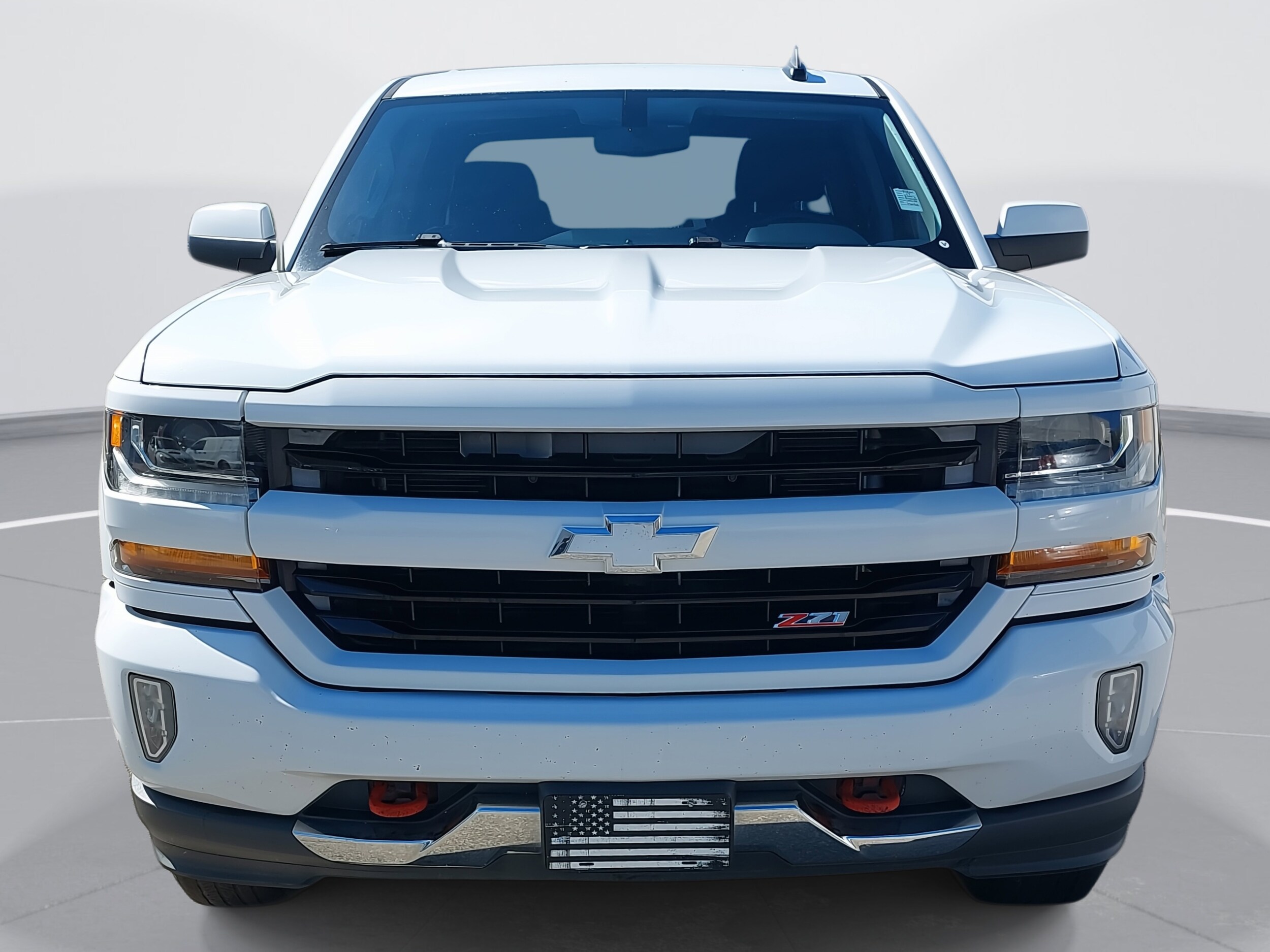 2017 Chevrolet Silverado 1500 LT photo 2