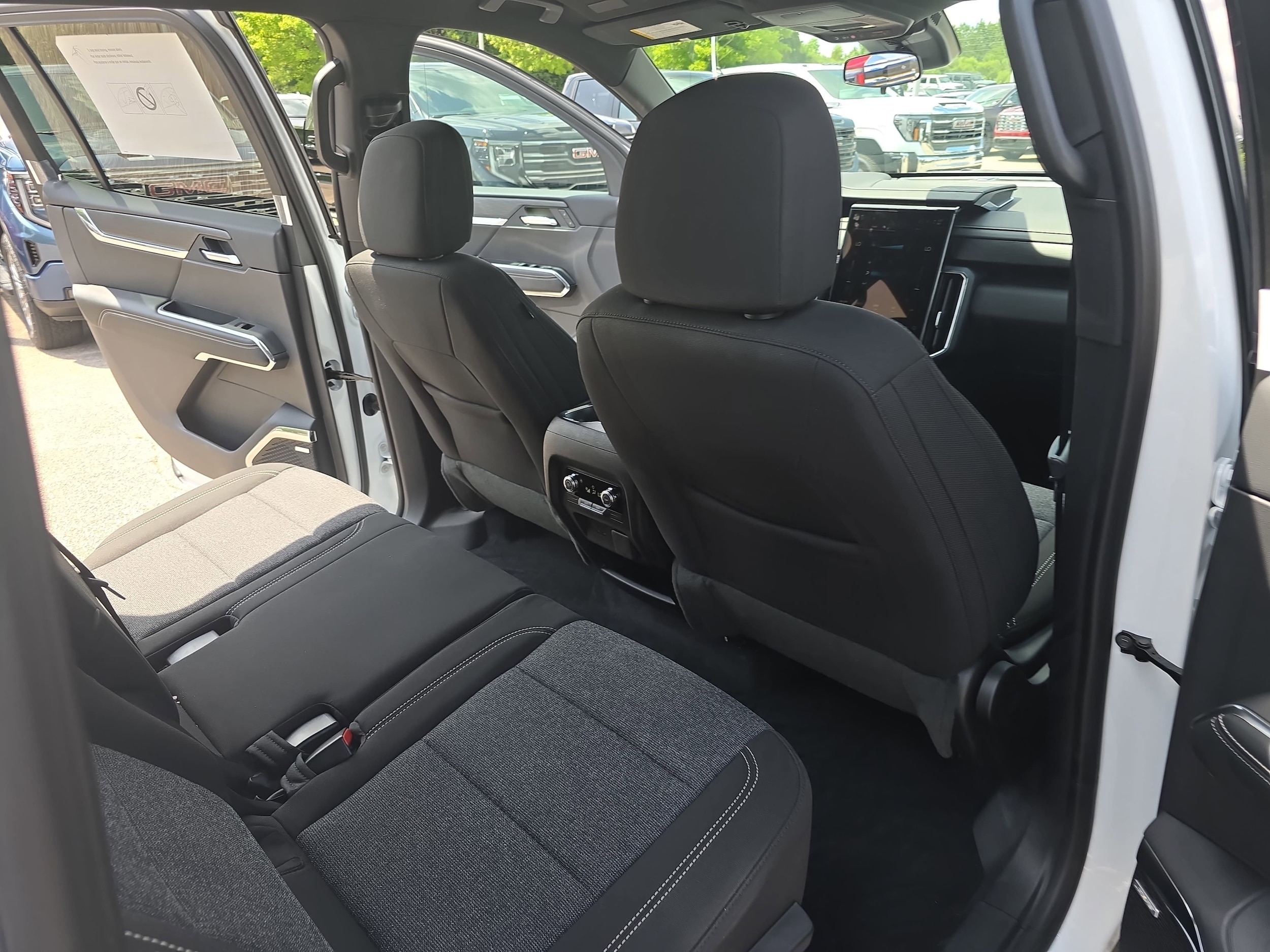 2025 GMC Acadia Elevation - Photo 11