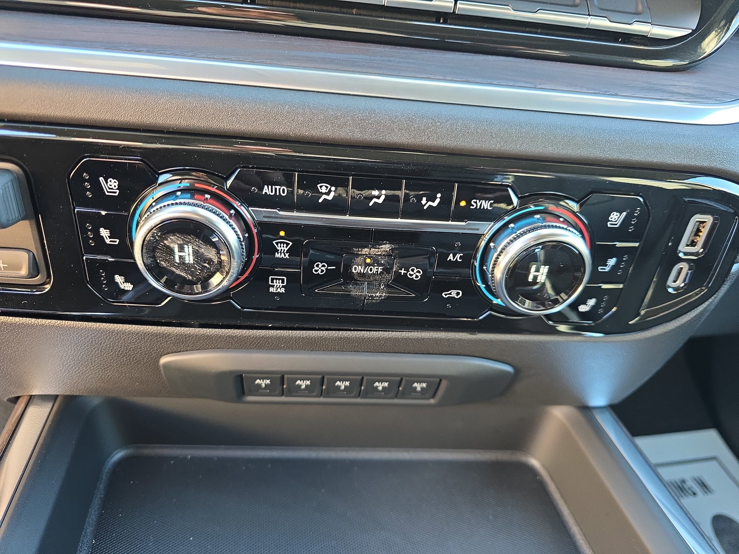 2026 GMC Sierra 2500HD SLT - Photo 23