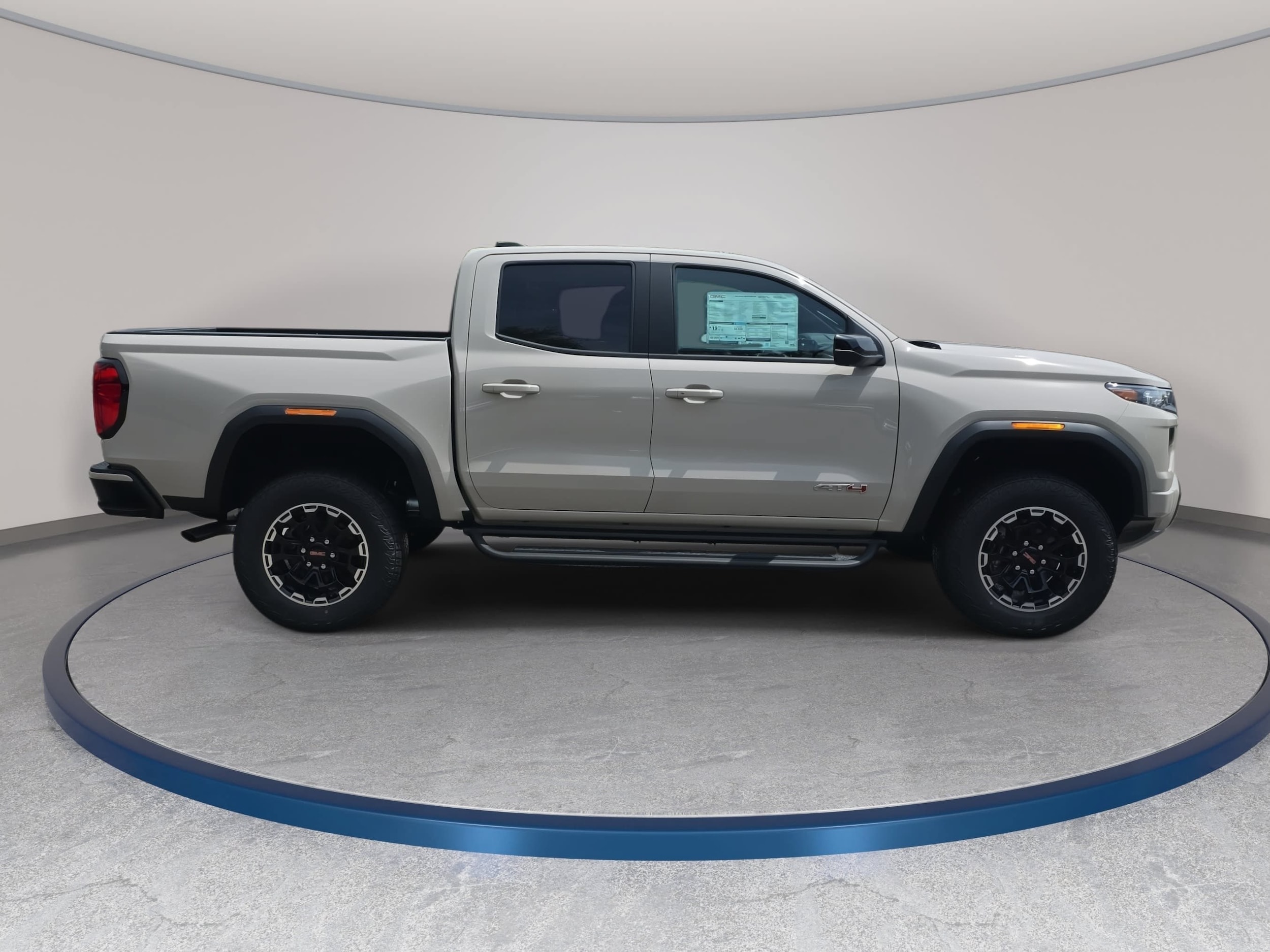 2026 GMC Canyon AT4 - Photo 4