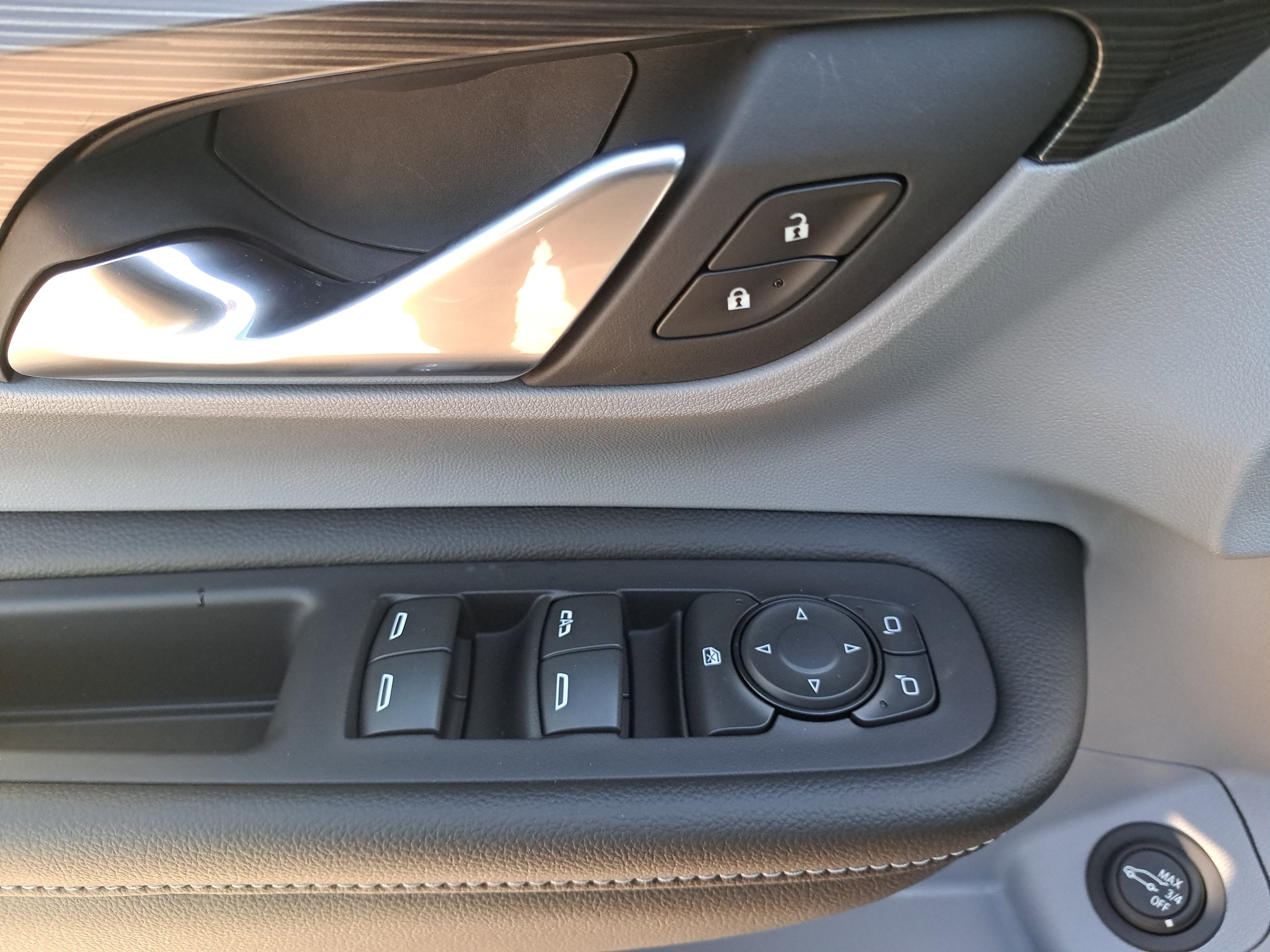2024 GMC Terrain SLT - Photo 27
