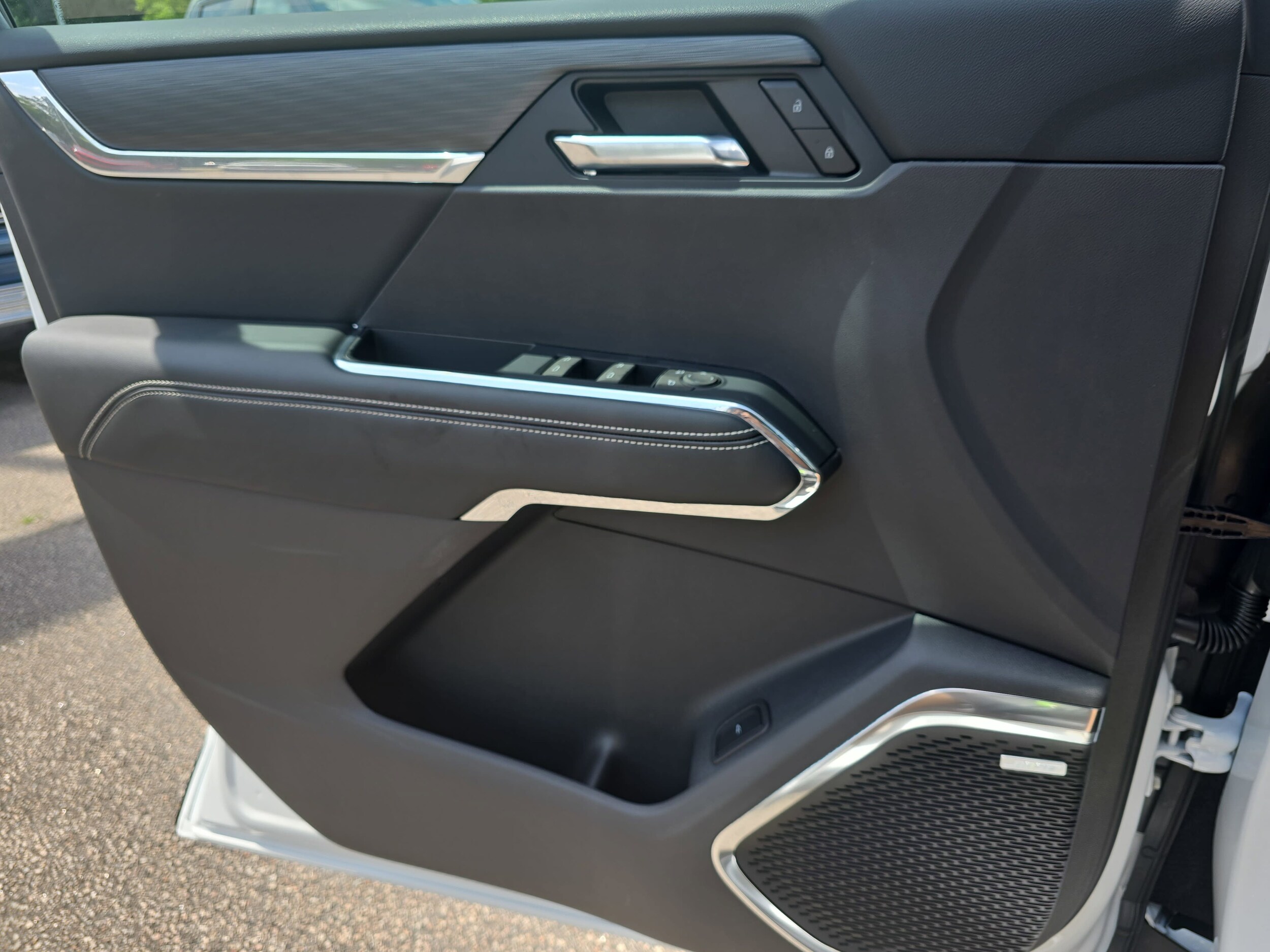 2025 GMC Acadia Elevation - Photo 25