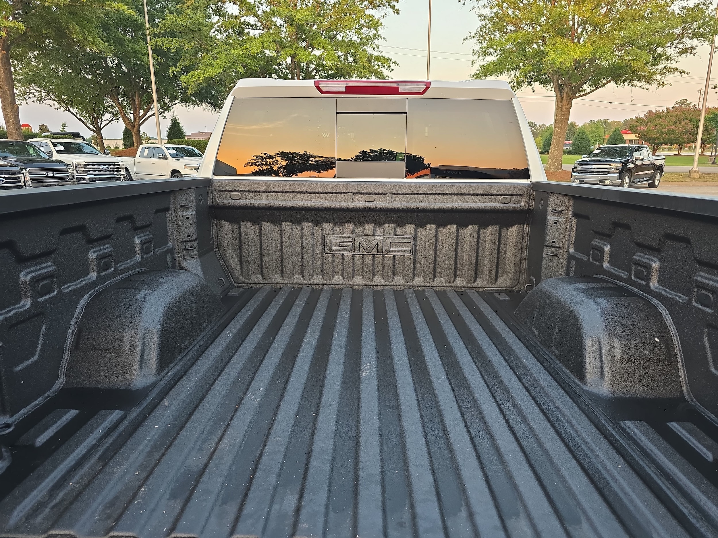 2026 GMC Sierra 1500 SLT - Photo 11