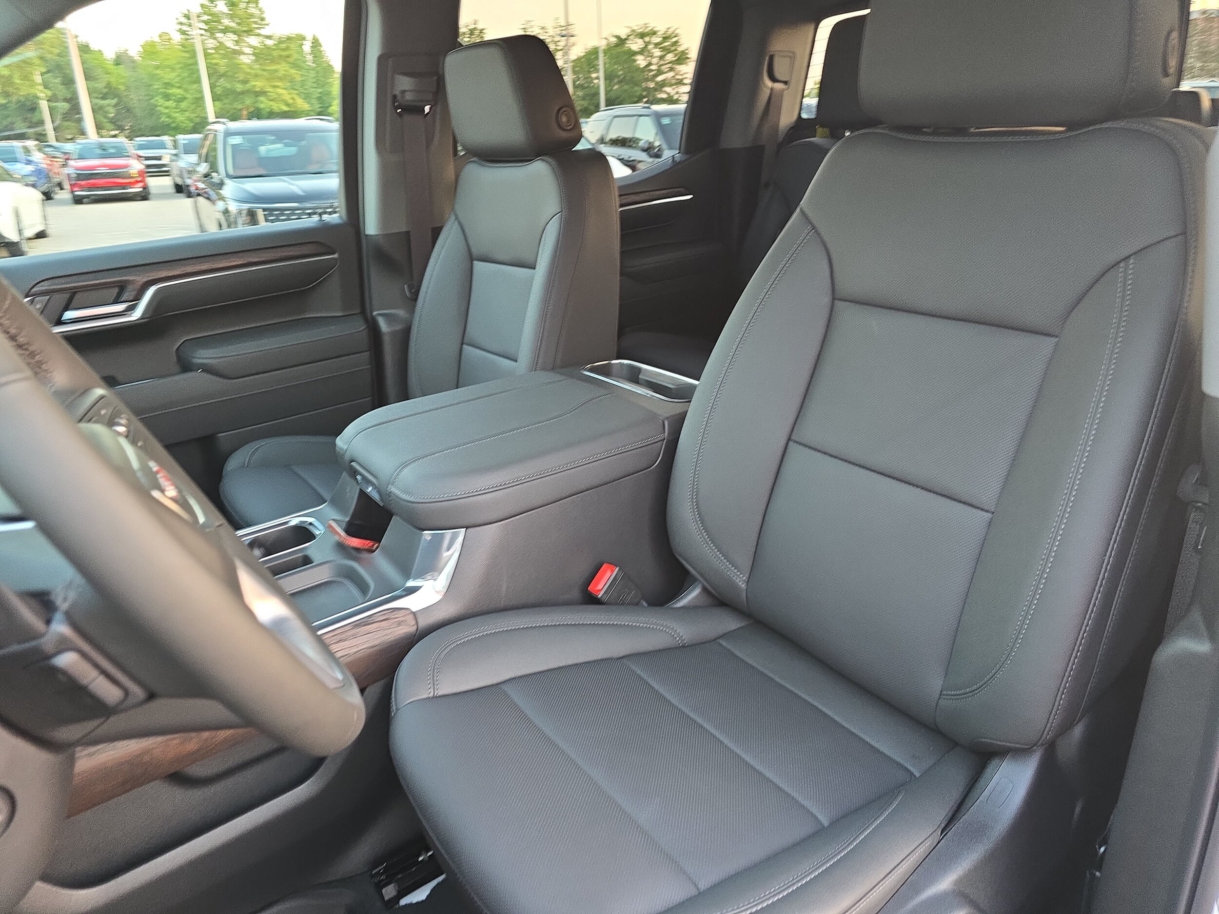 2026 GMC Sierra 1500 SLT - Photo 13