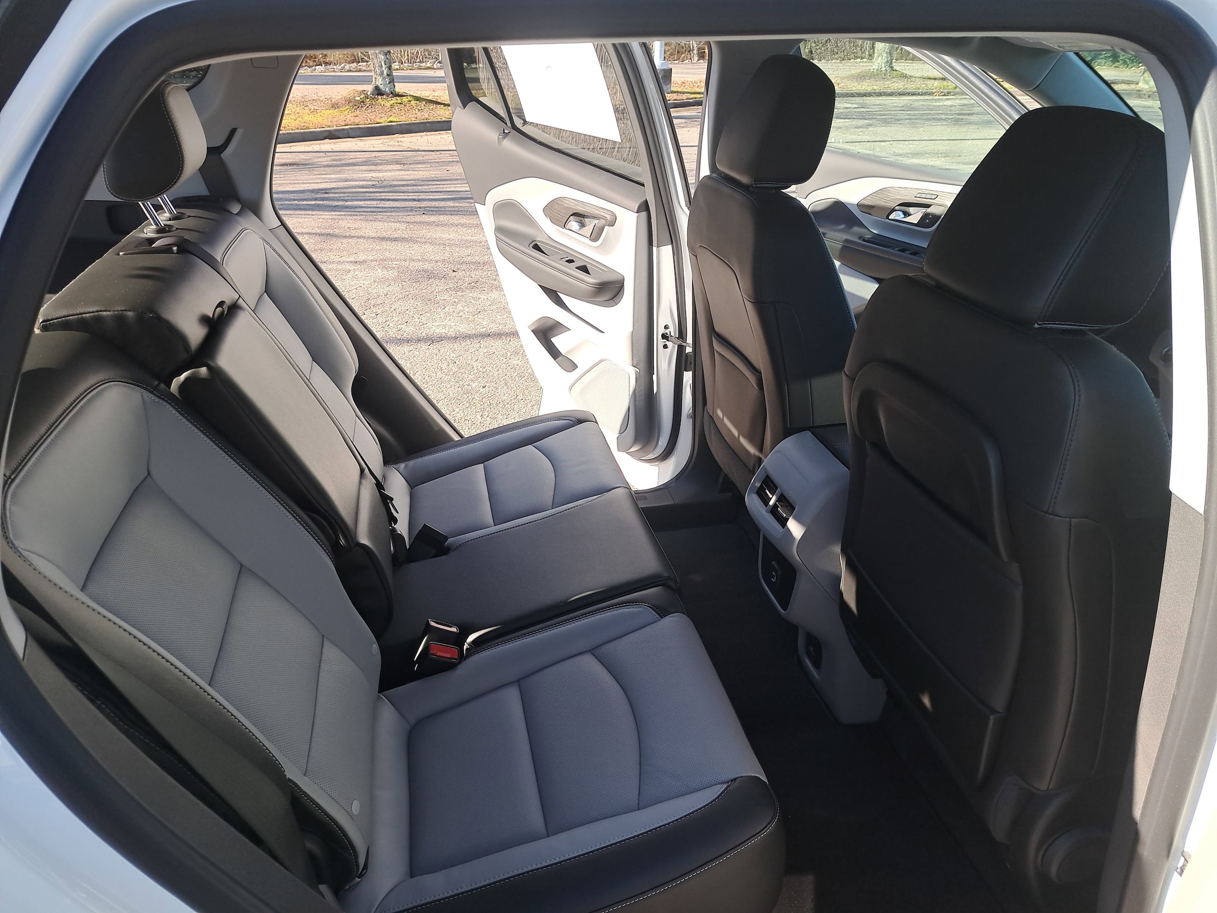 2024 GMC Terrain SLT - Photo 11