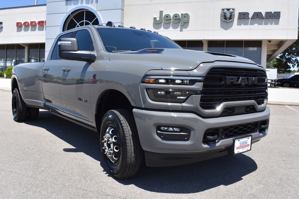 New 2026 Ram 3500 LARAMIE CREW CAB 4X4 8' BOX Pickup