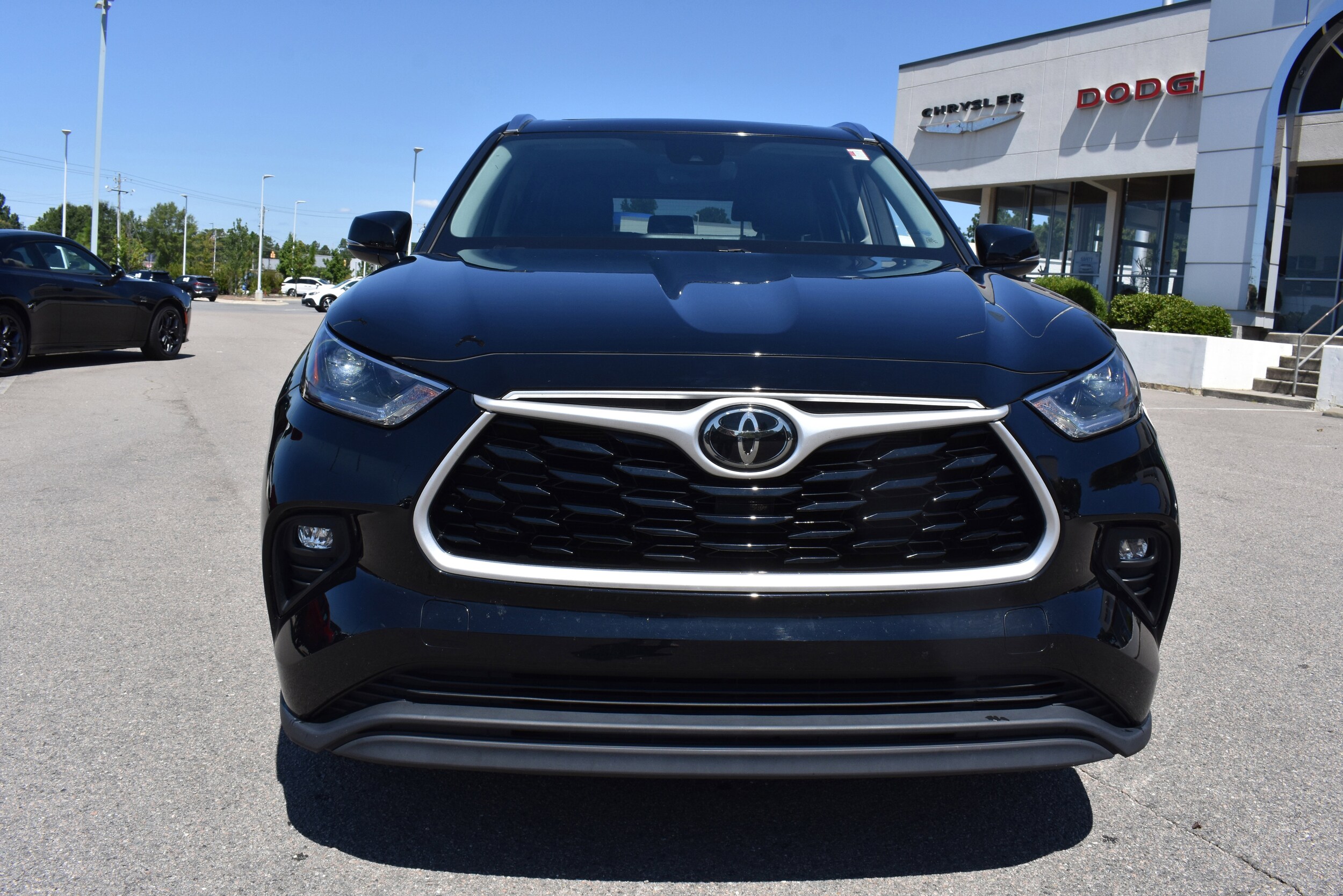 2021 Toyota Highlander XLE photo 3