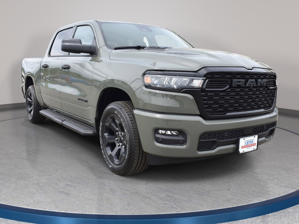 New 2026 Ram 1500 EXPRESS CREW CAB 4X4 5'7 BOX Pickup