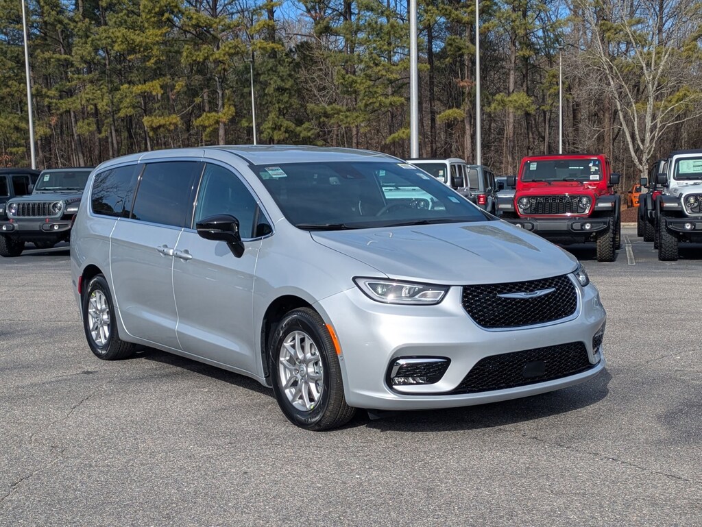 New 2026 Chrysler Pacifica SELECT Passenger Van