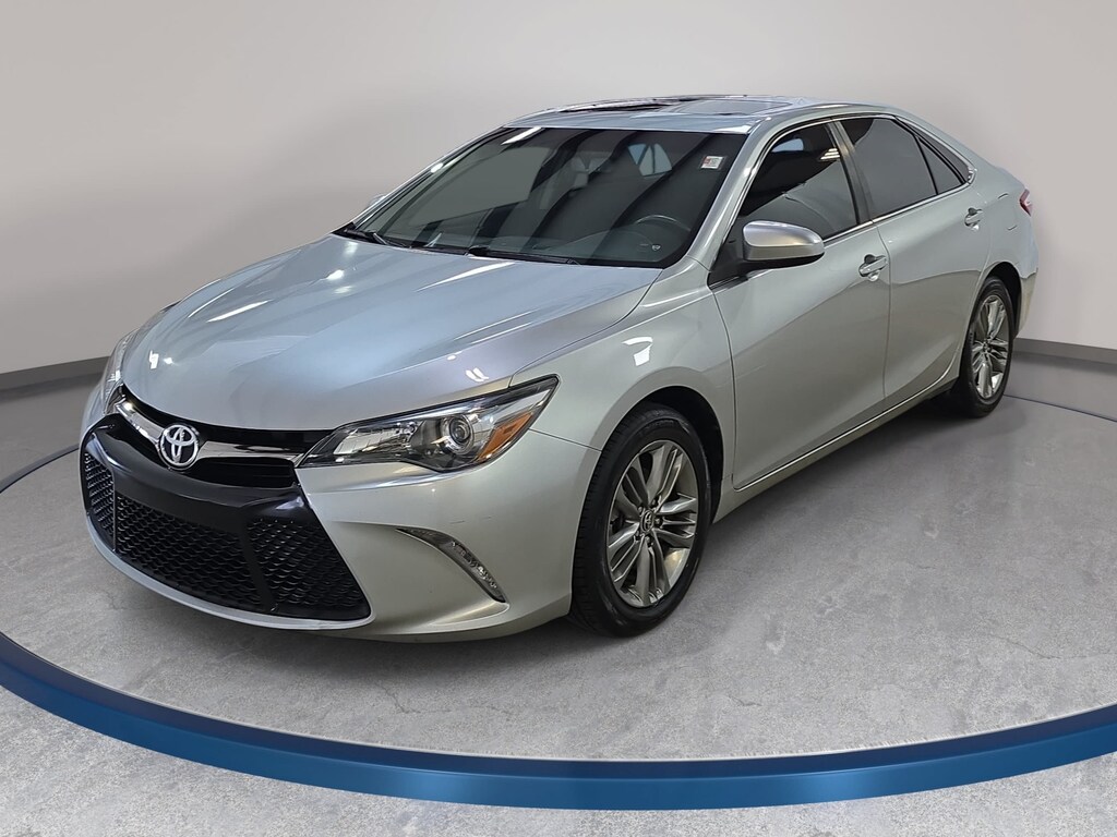 Used 2015 Toyota Camry SE Sedan