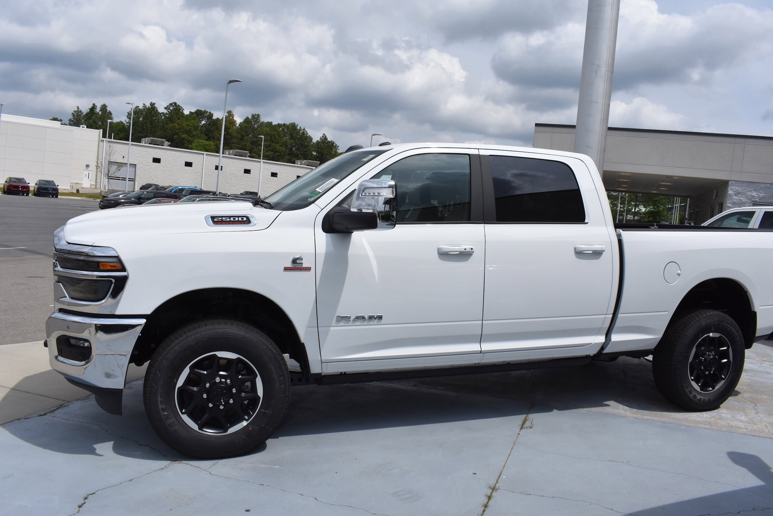 2025 RAM 2500 Laramie - Photo 10