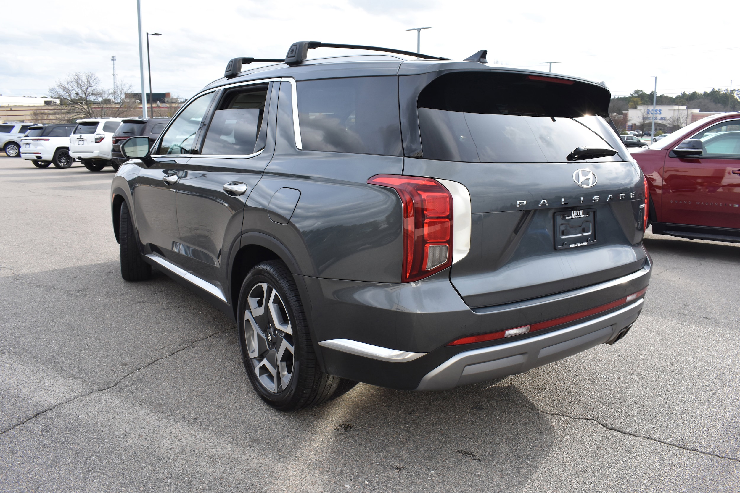 View vehicle photo 7