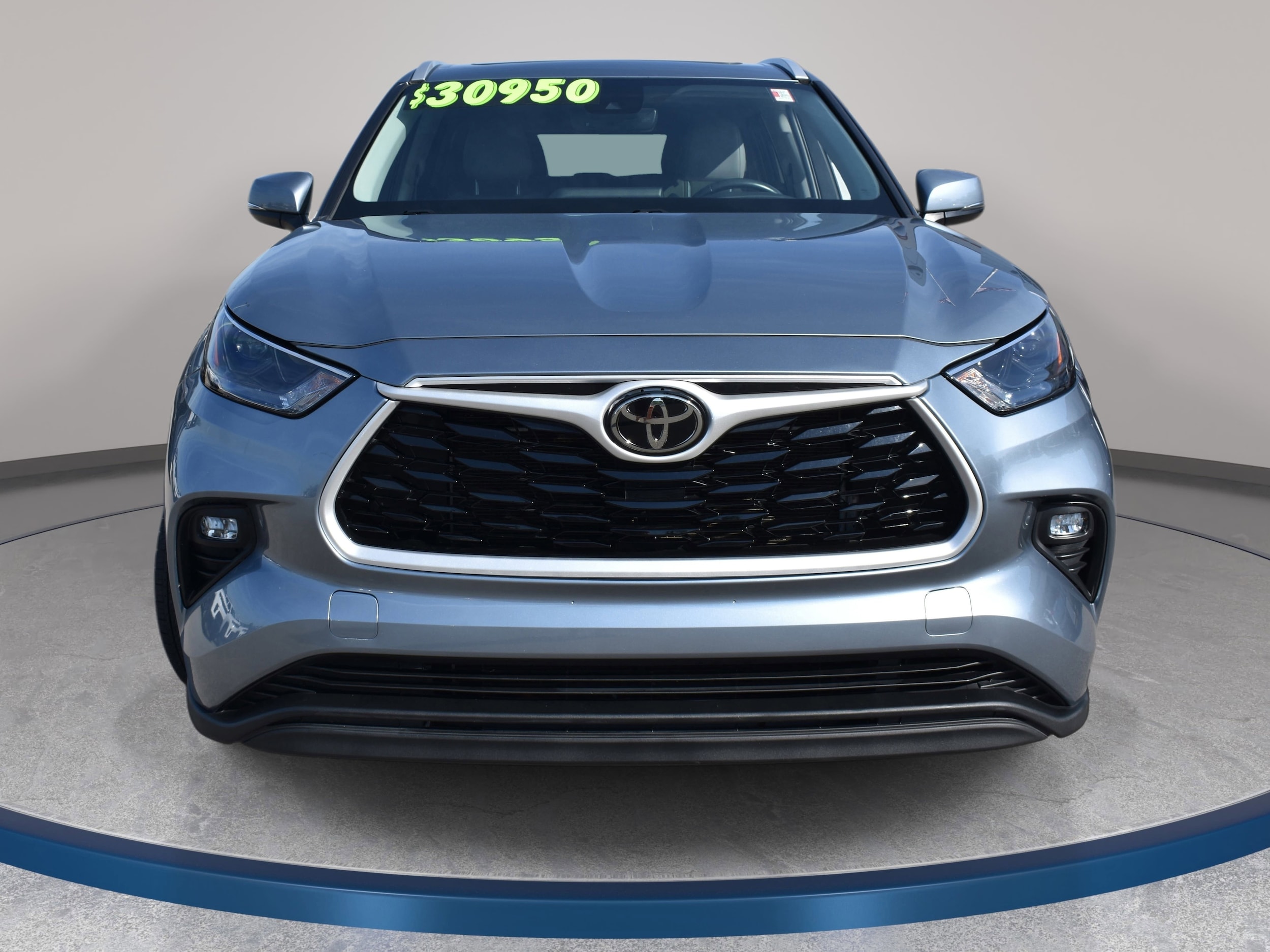 View vehicle photo 3