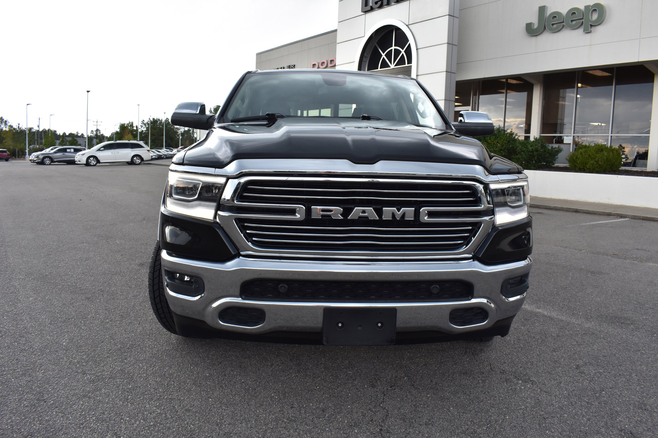 2019 Ram 1500 Laramie photo 3
