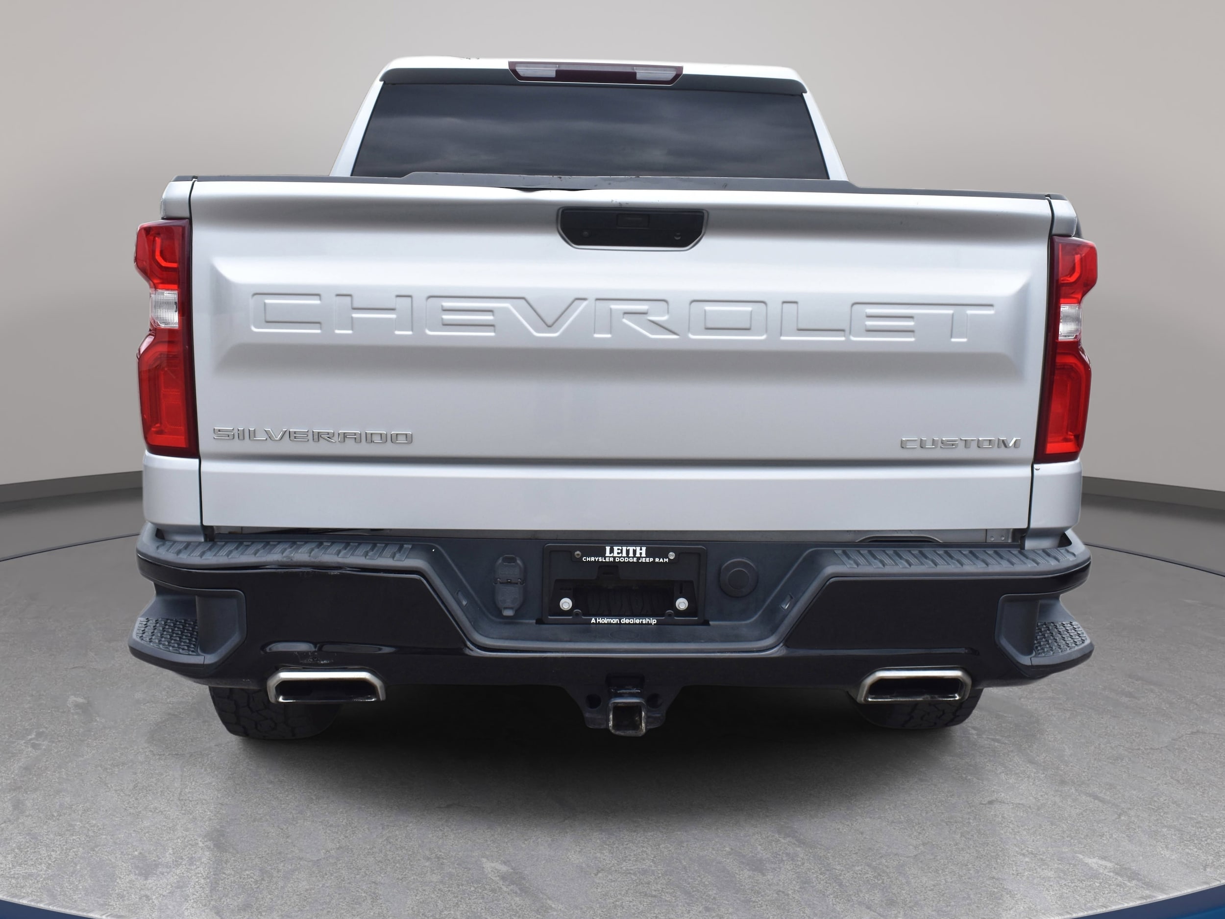 View vehicle photo 7