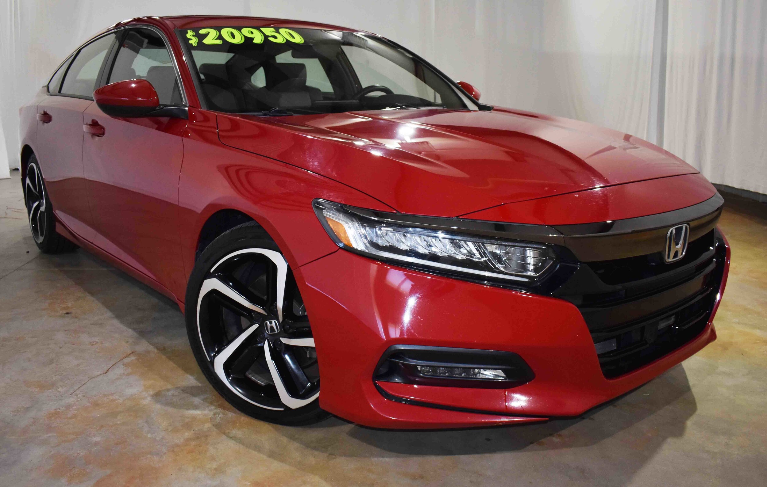 2018 Honda Accord Sport photo 2