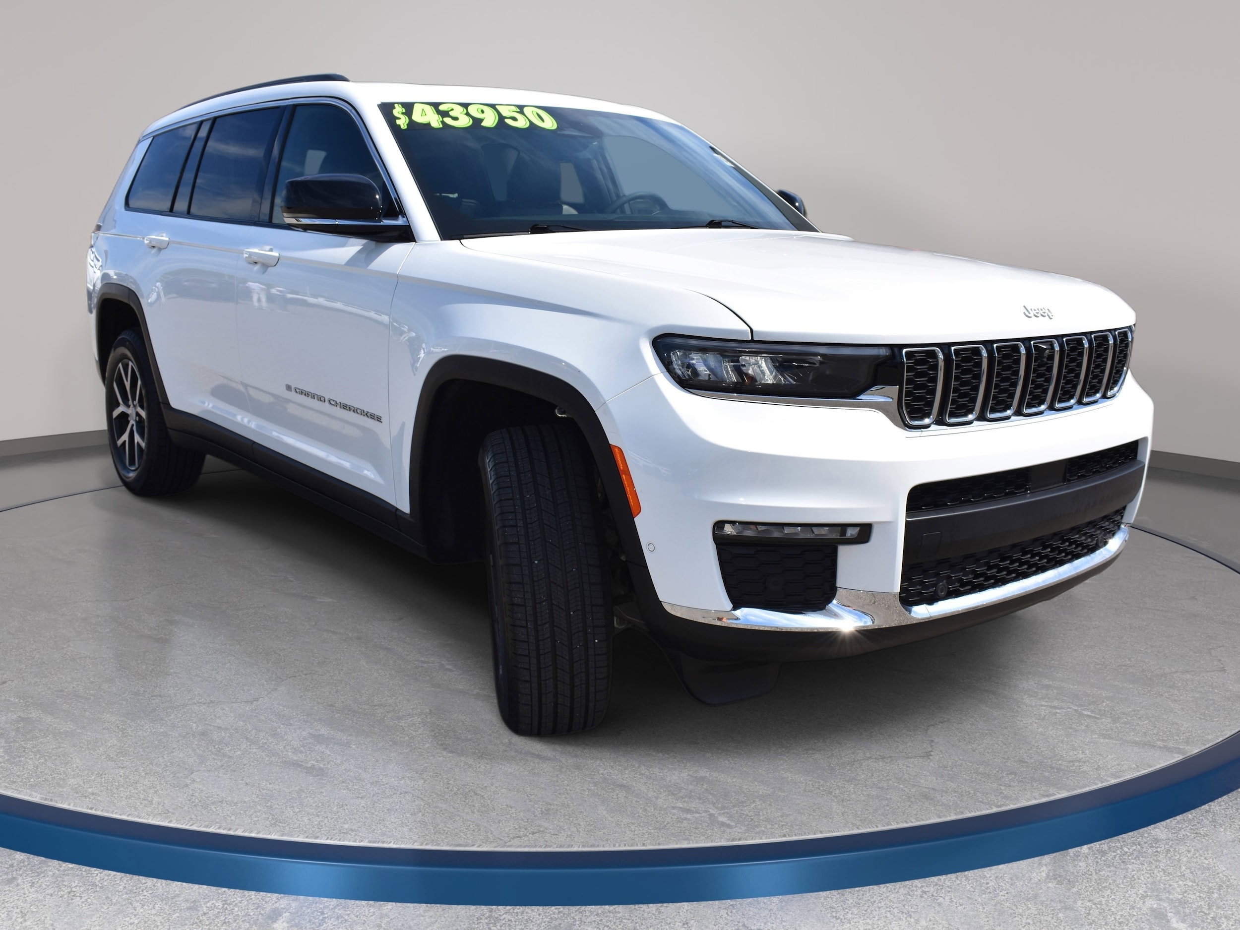 View vehicle photo 4