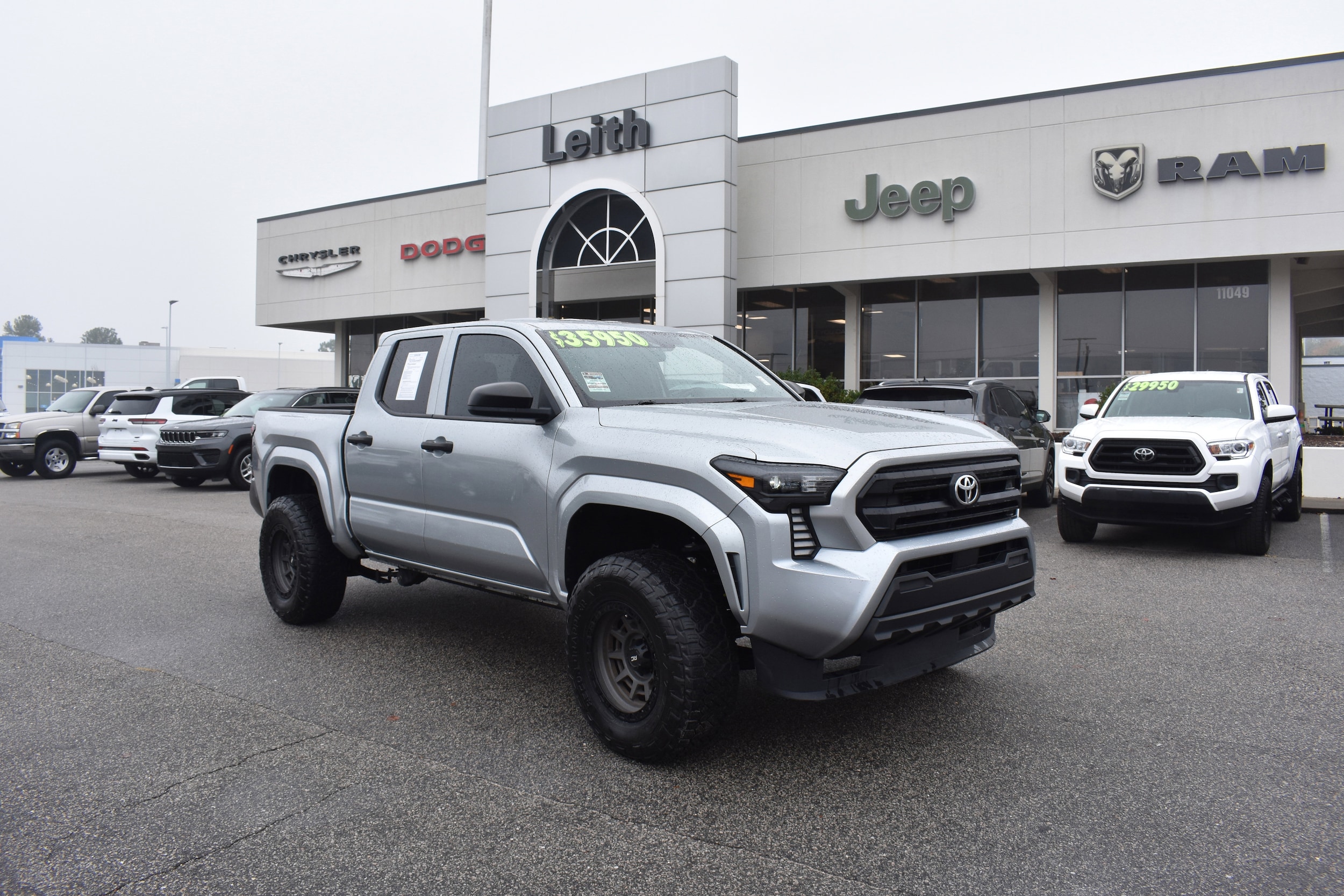 2024 Toyota Tacoma SR's photo