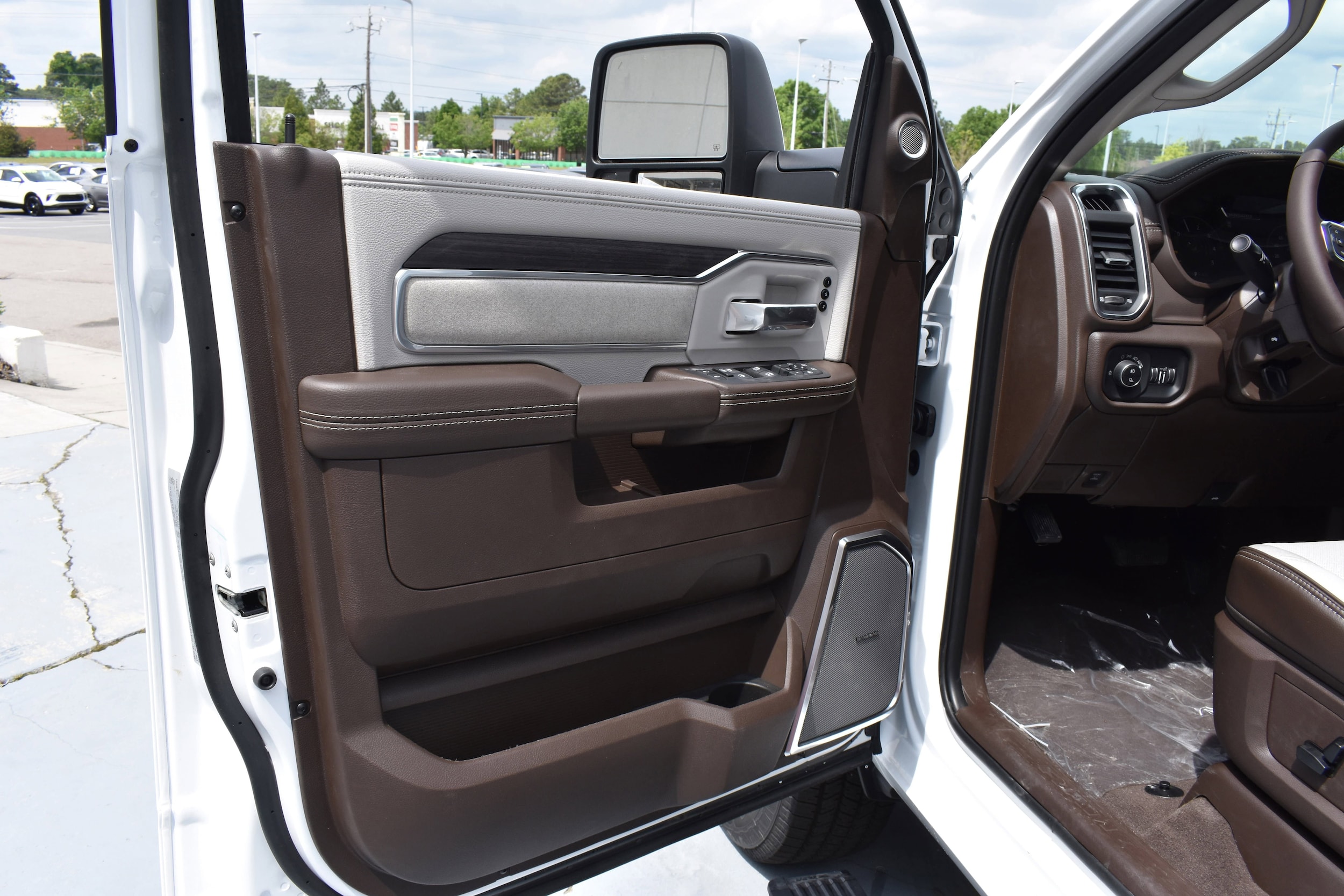 2025 RAM 2500 Laramie - Photo 24