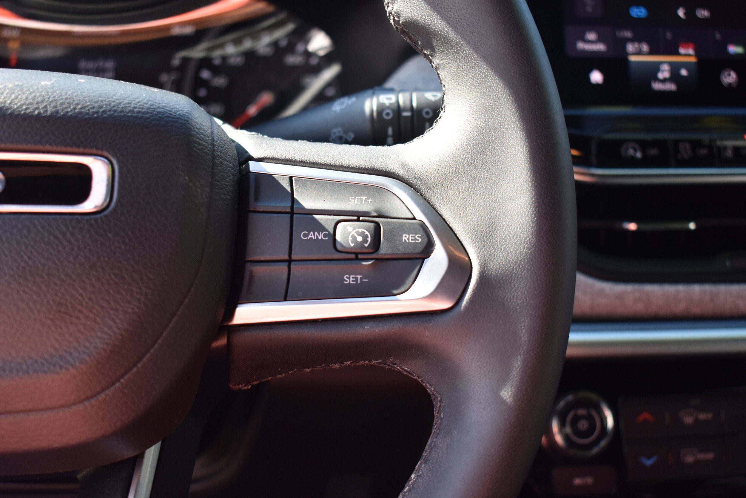 2024 Jeep Compass Latitude photo 4