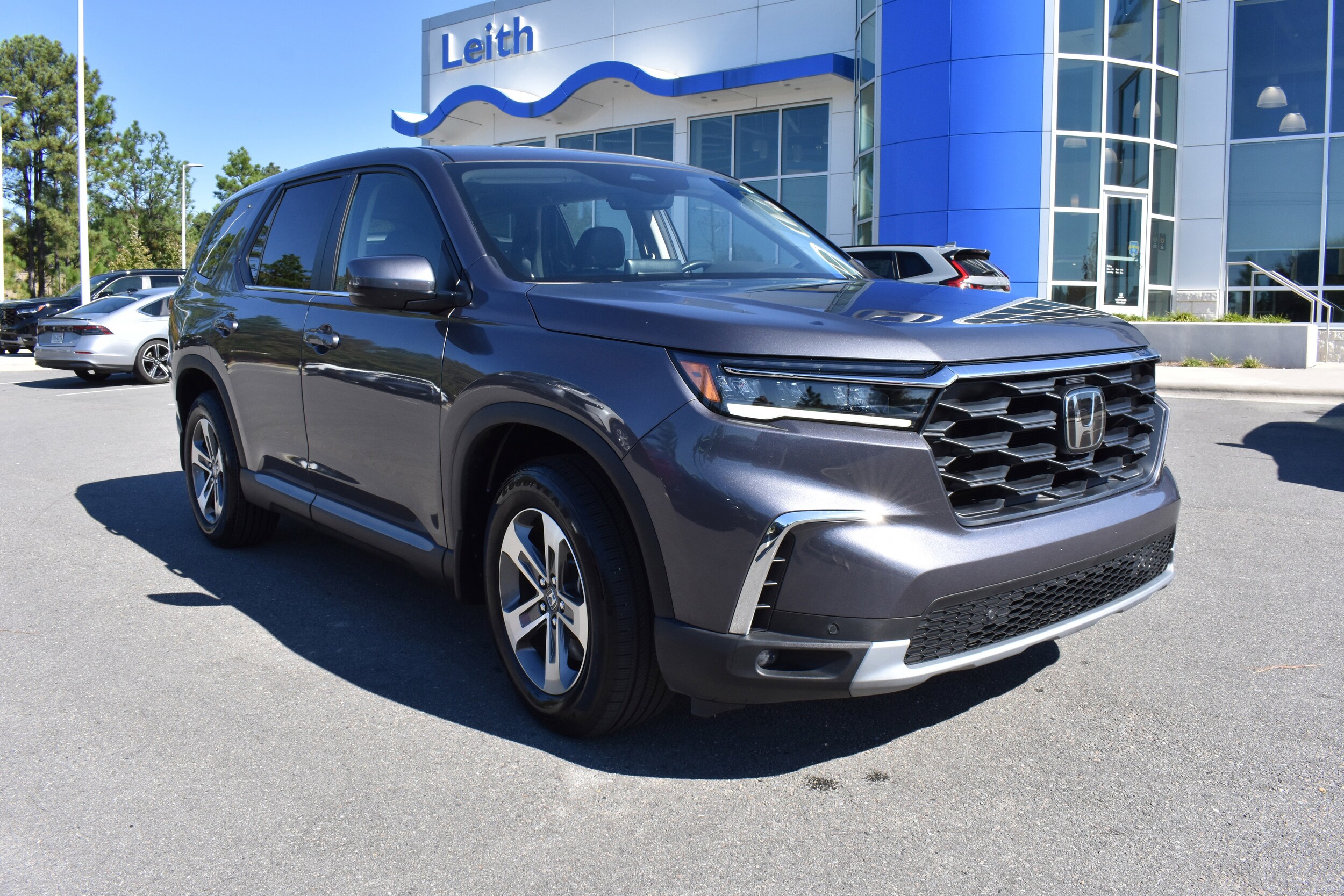 2024 Honda Pilot EX-L photo 2