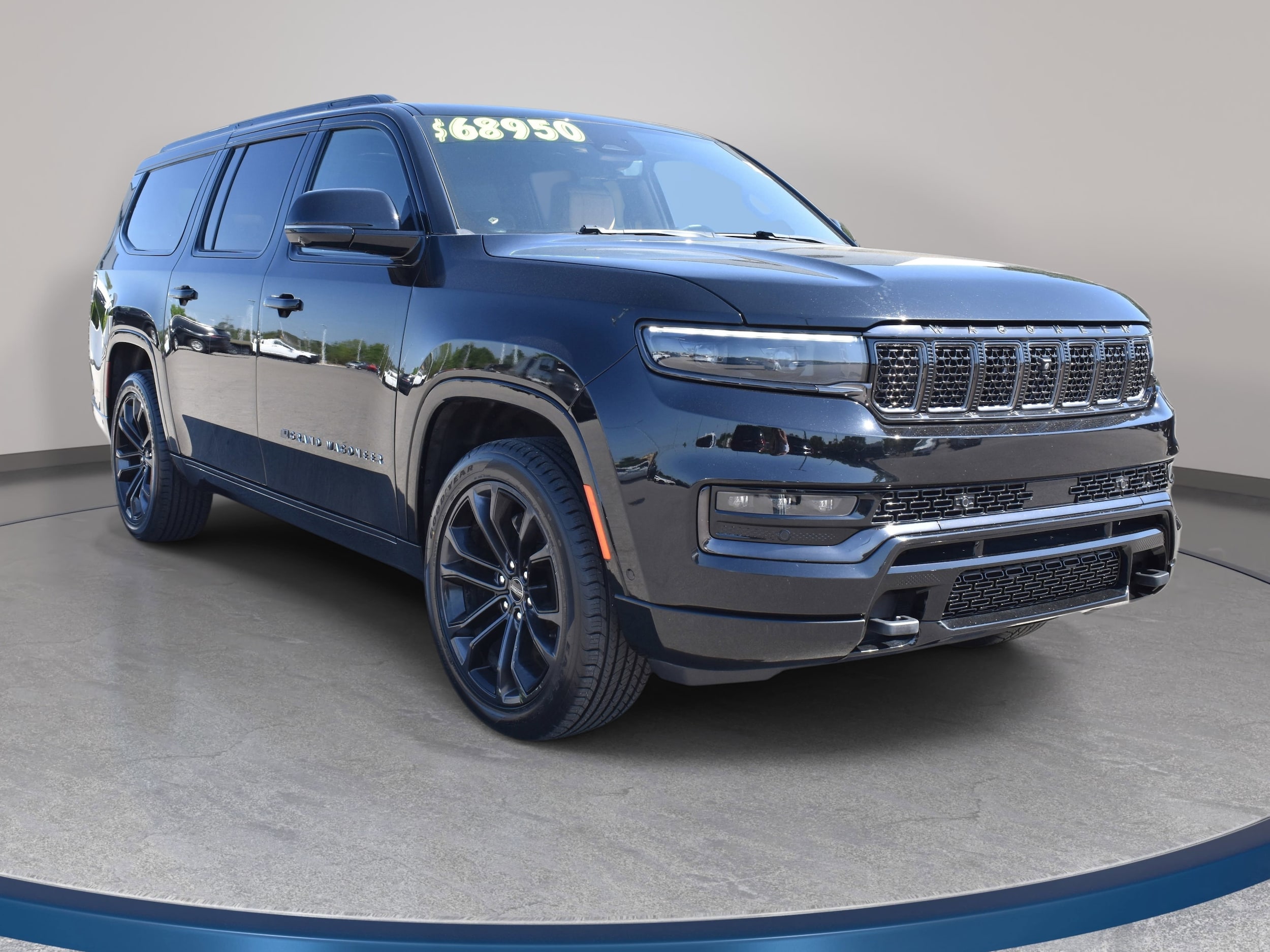 View vehicle photo 4