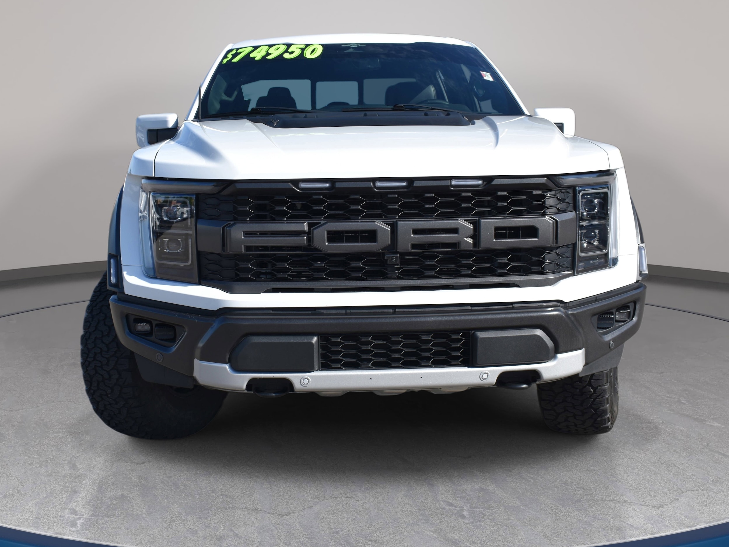 View vehicle photo 3
