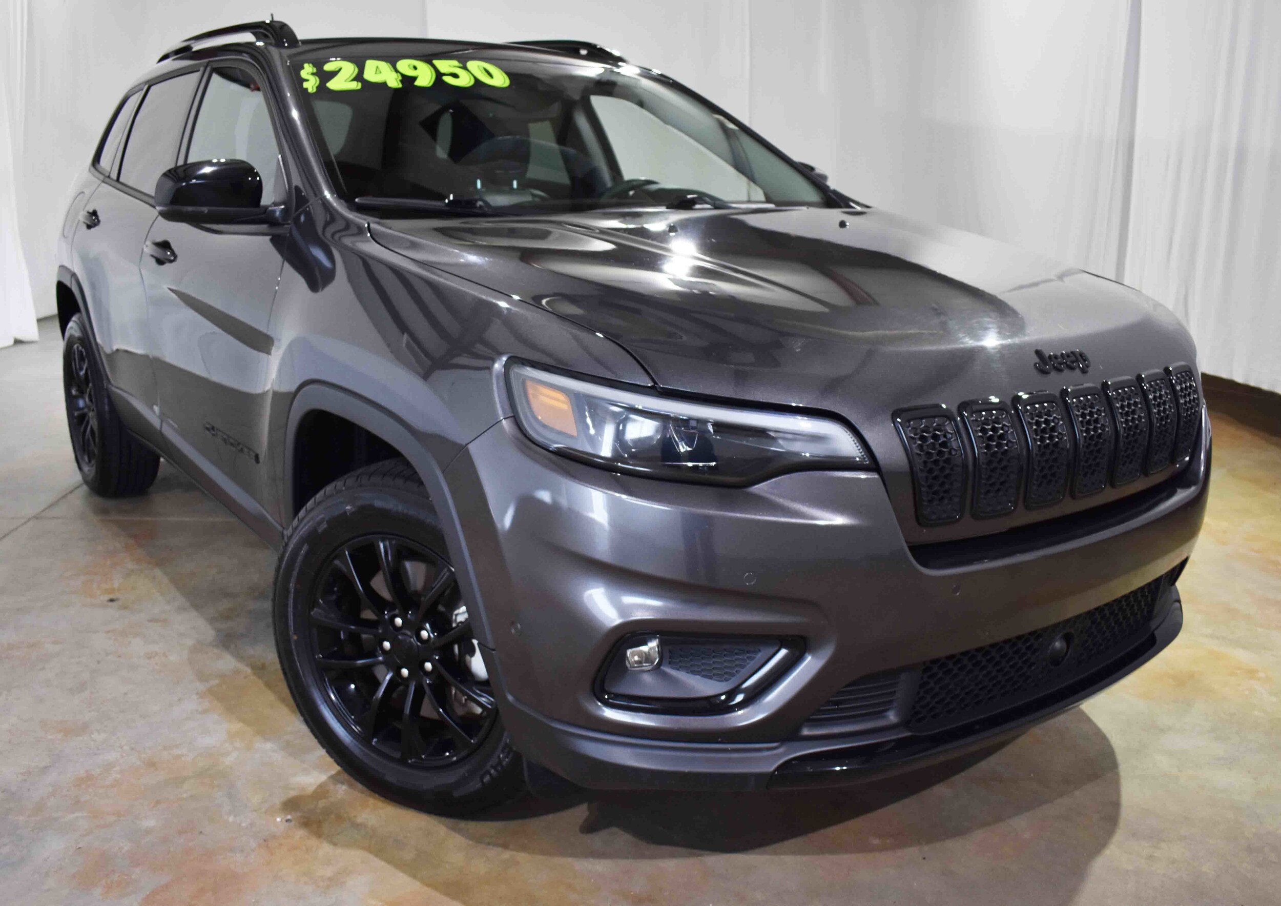 2023 Jeep Cherokee Altitude Lux photo 2