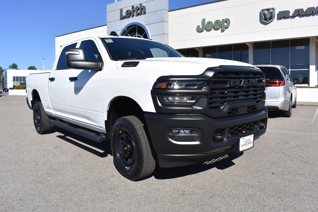 New 2026 Ram 2500 TRADESMAN CREW CAB 4X4 6'4 BOX Pickup