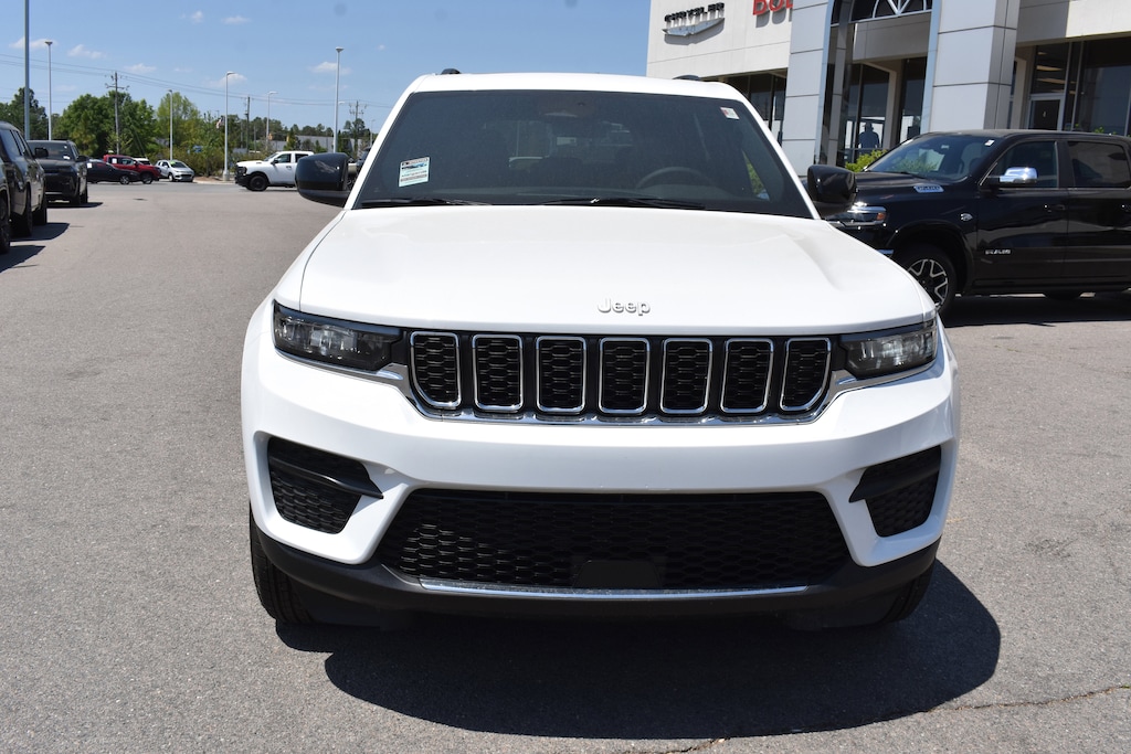 New 2026 Jeep Grand Cherokee LAREDO X 4X2 Sport Utility