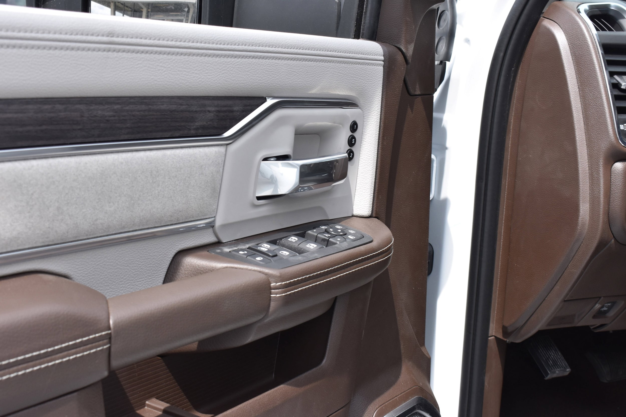 2025 RAM 2500 Laramie - Photo 25