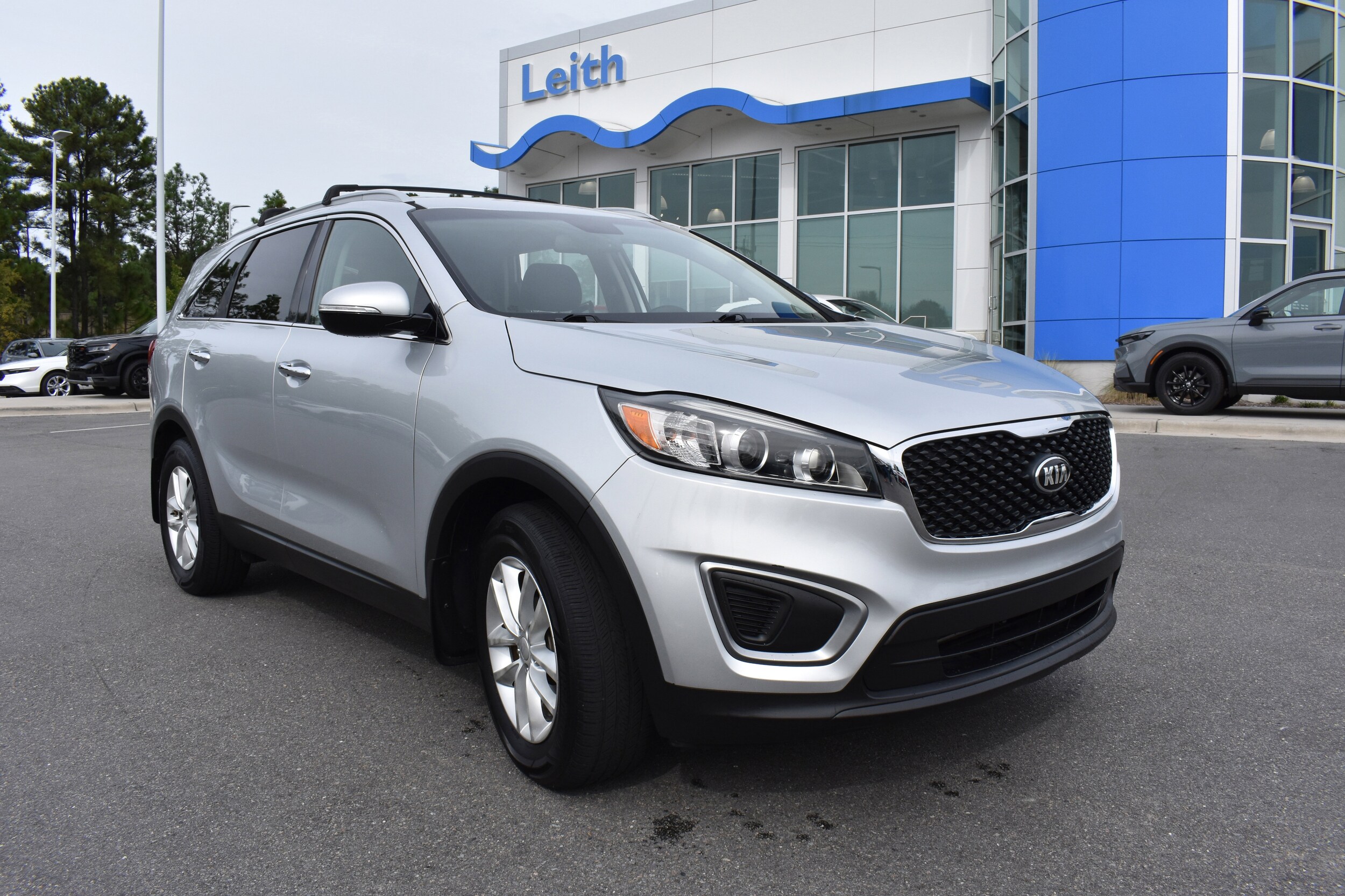 2016 Kia Sorento LX photo 2