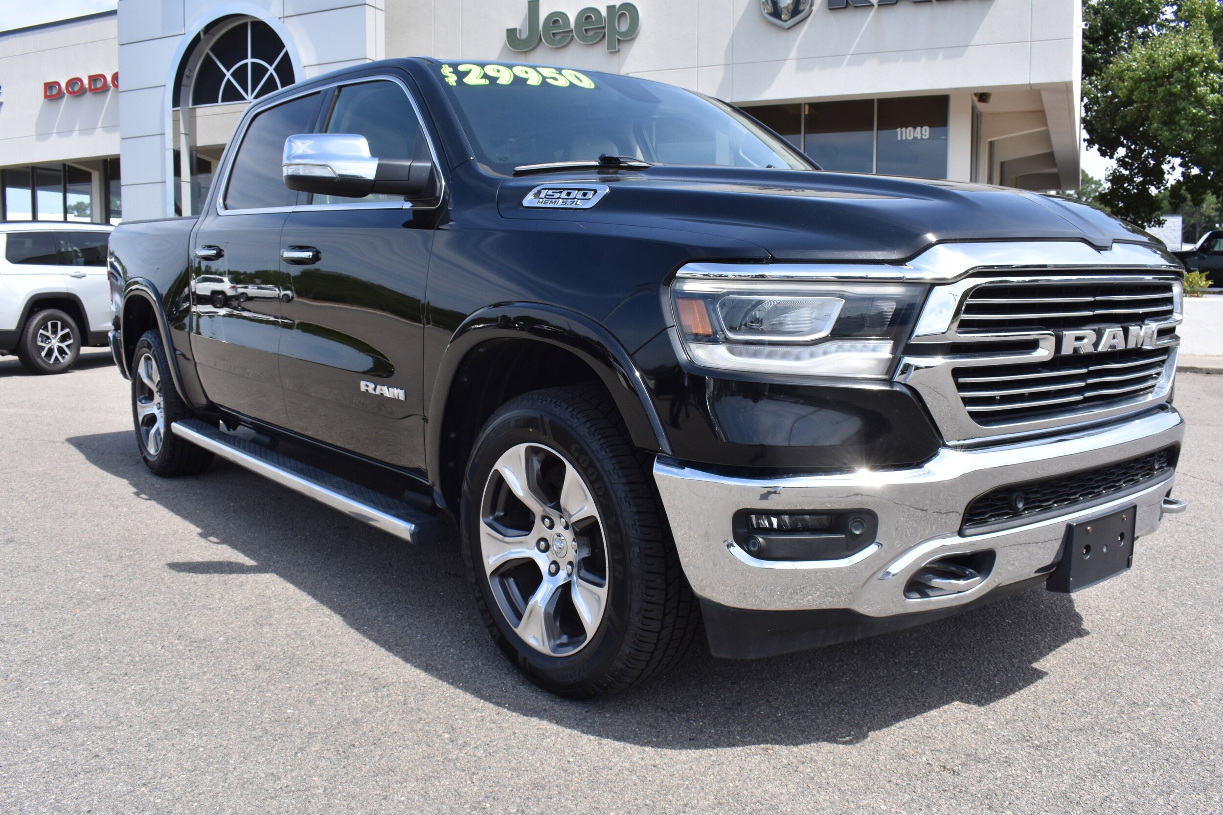 2019 Ram 1500 Laramie photo 2