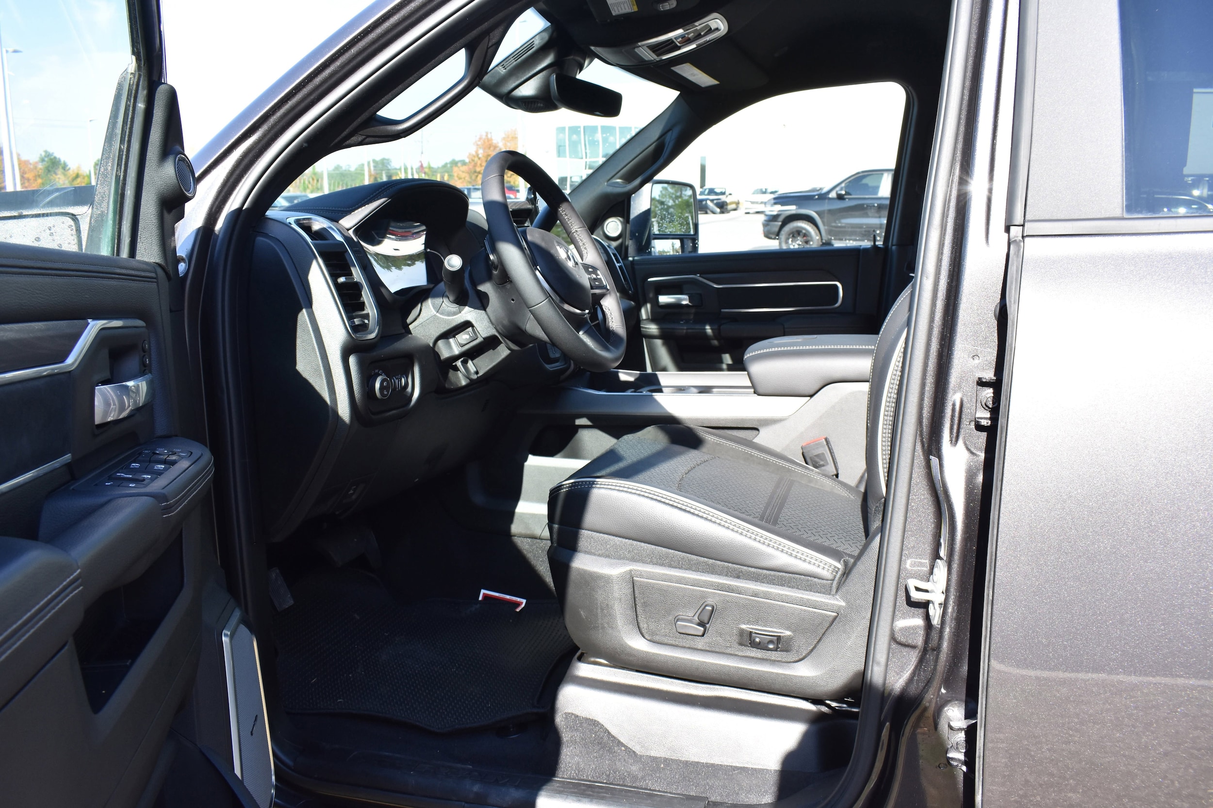 2026 RAM 2500 Laramie - Photo 11
