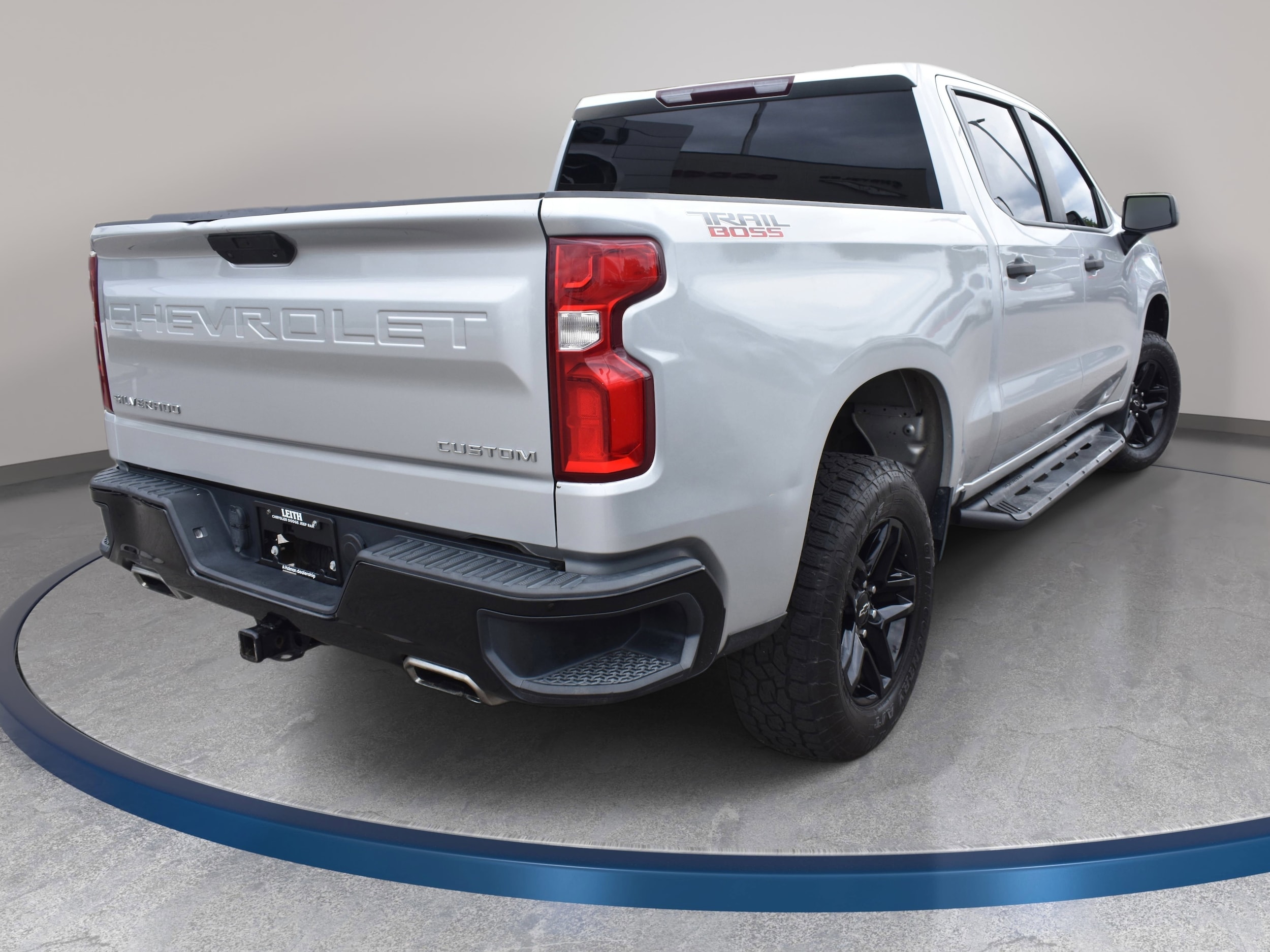 View vehicle photo 6
