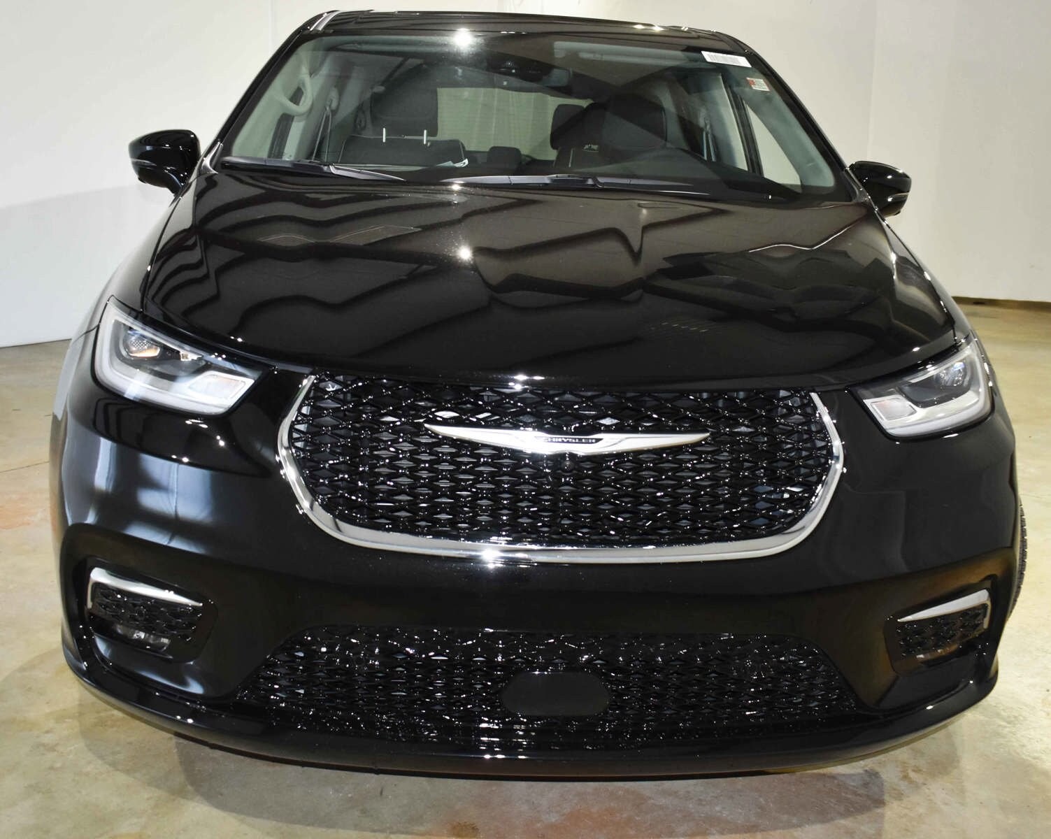 2024 Chrysler Pacifica Limited photo 3