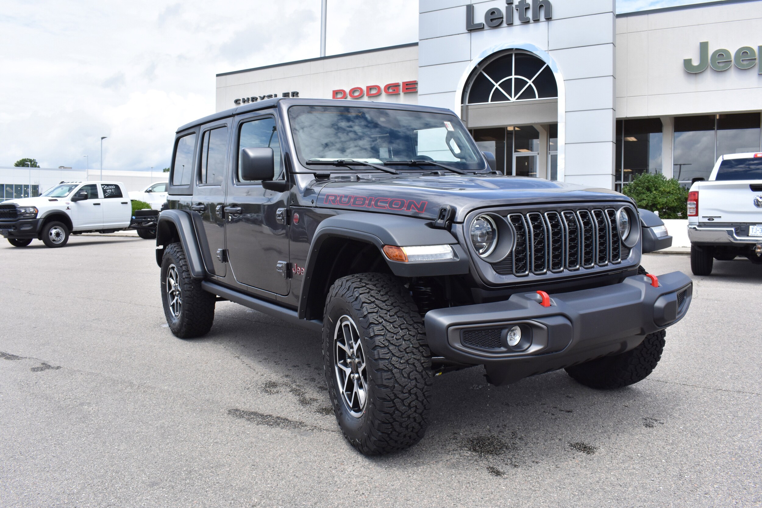 2025 Jeep Wrangler Rubicon photo 2